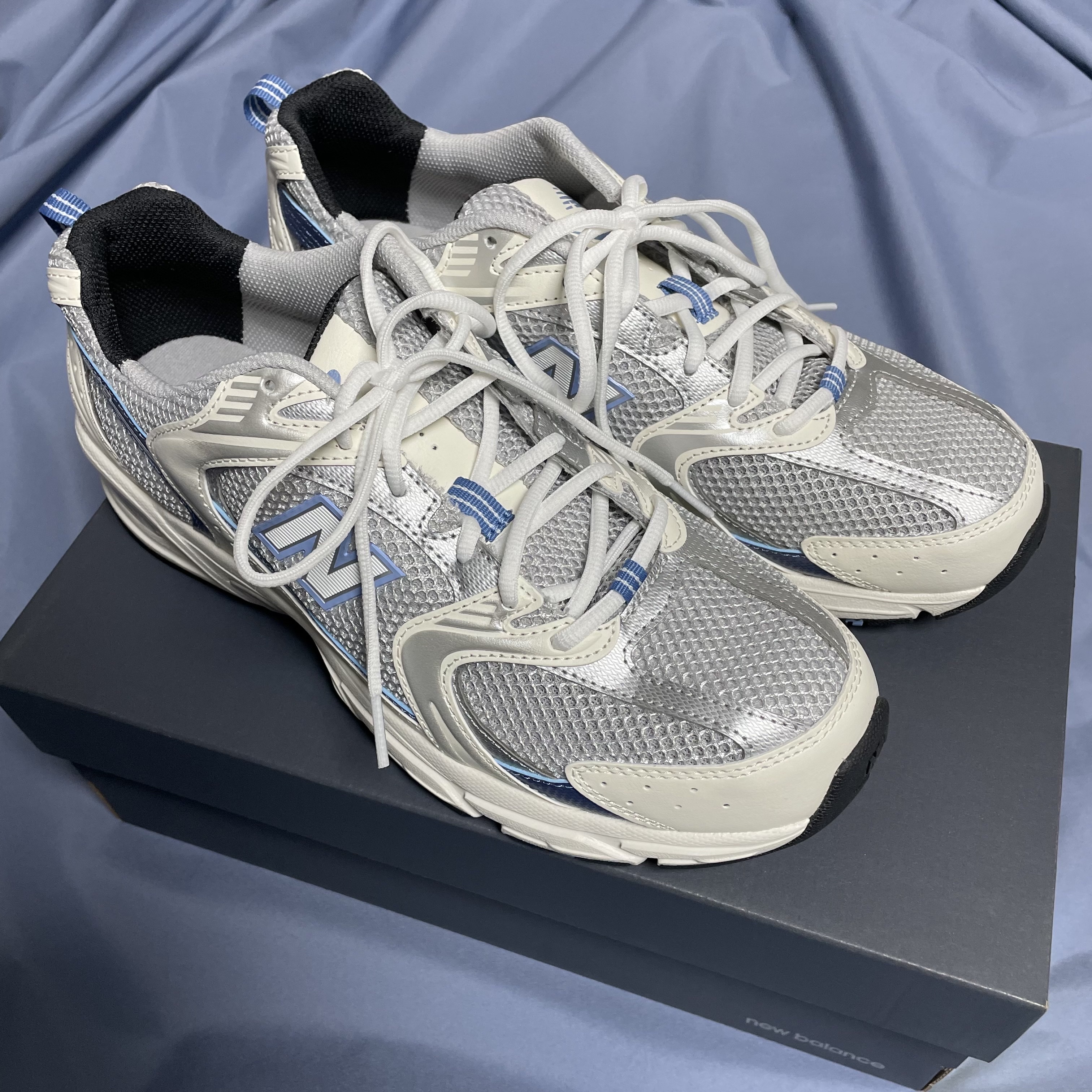 New Balance 530 Steel Blue 착용 스타일
