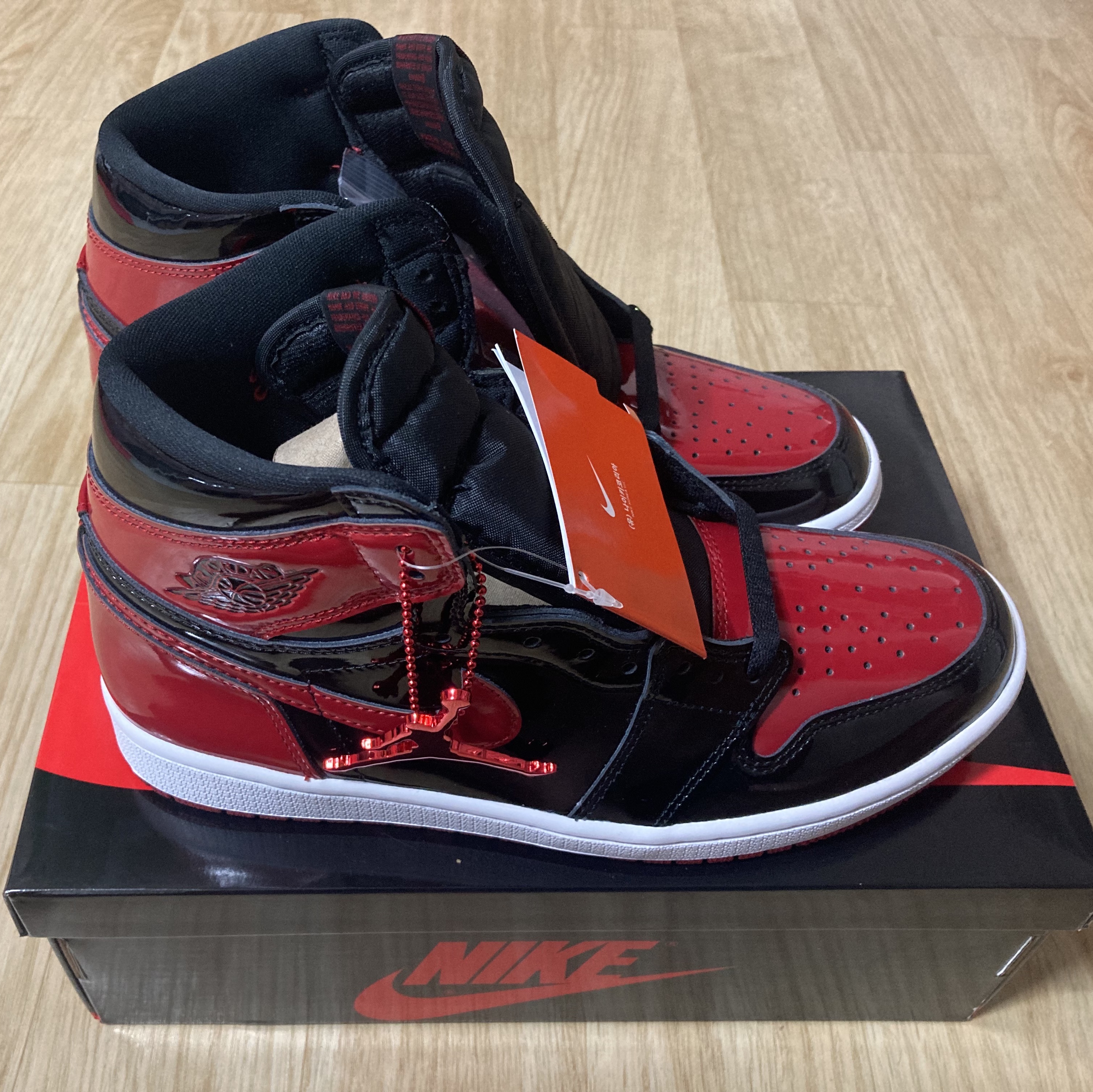 Jordan 1 Retro High OG Patent Bred 착용 스타일 - 2