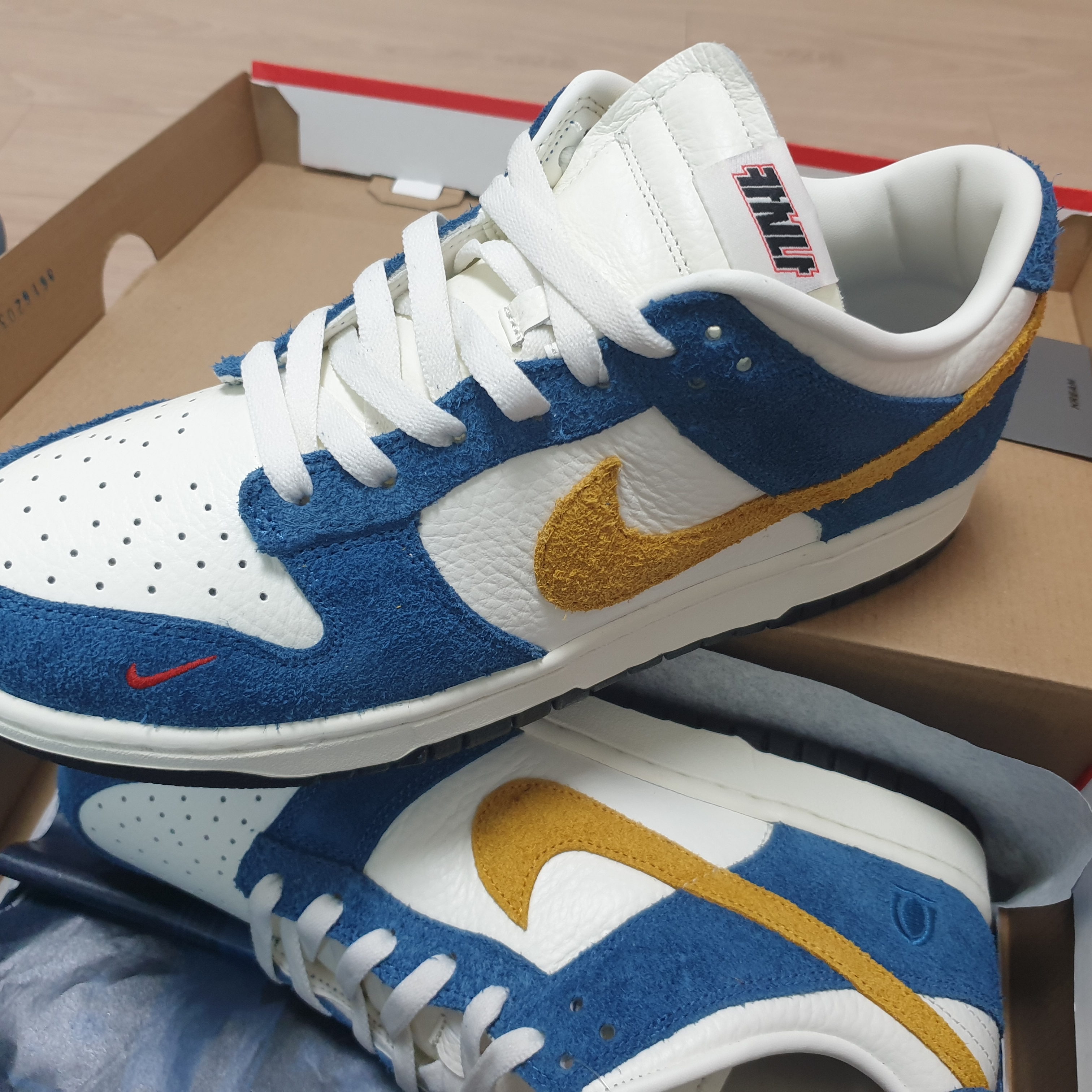 Nike x Kasina Dunk Low 80's Bus, Nike Dunk Low Pro Premium Medium Curry 착용 스타일 - 1