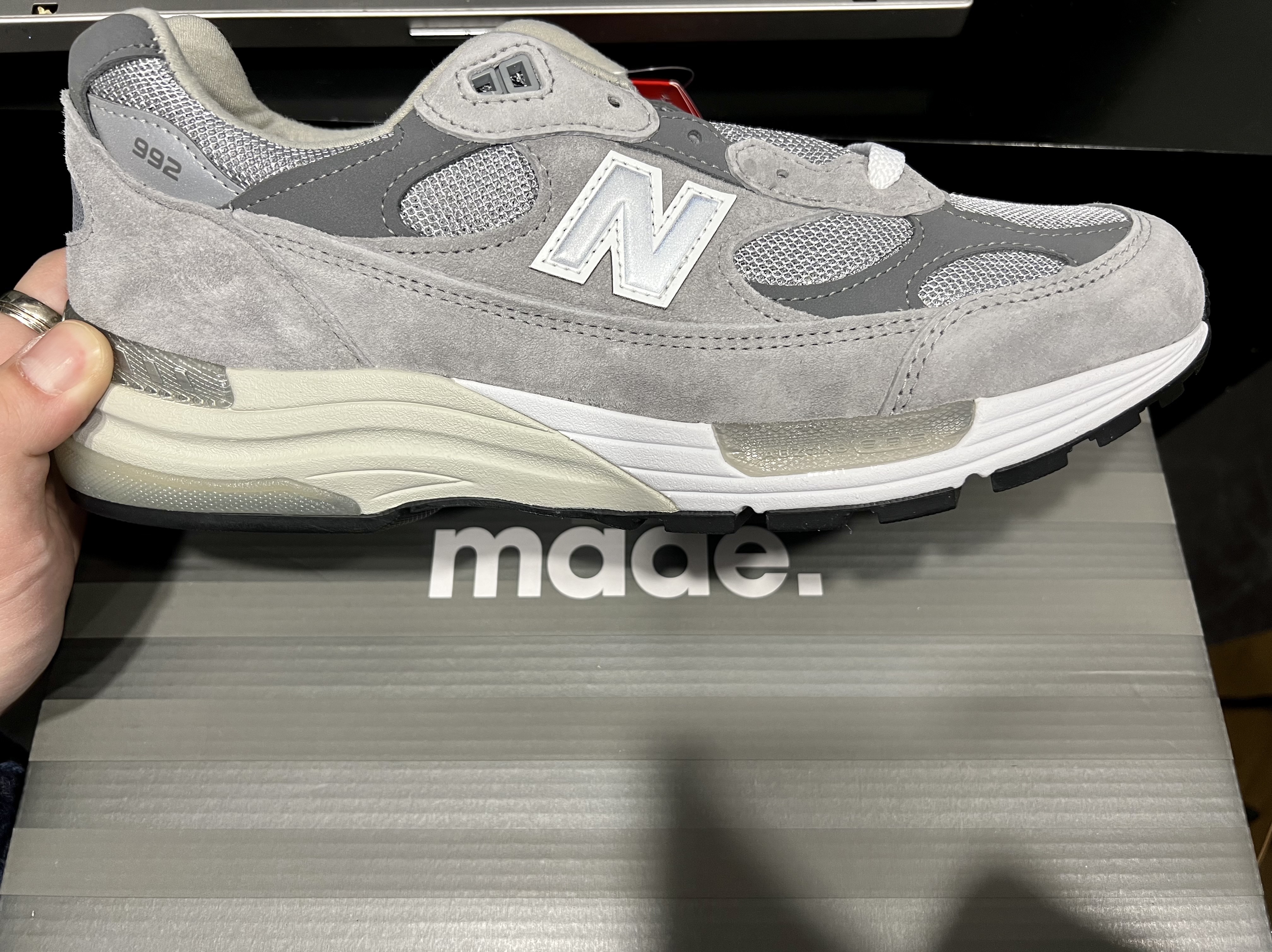 New Balance 992 Made in USA Grey - D Standard 착용 스타일