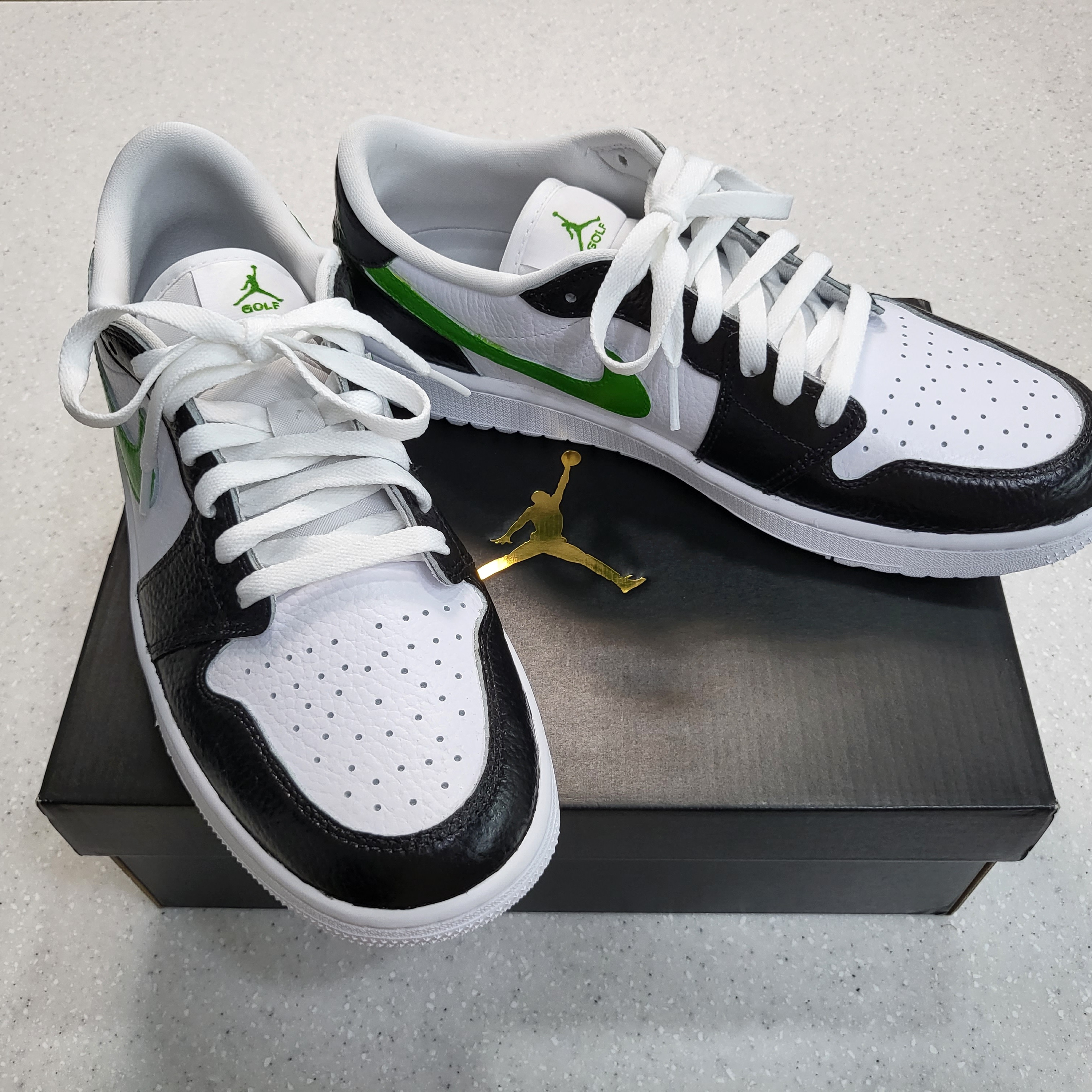 Jordan 1 Low Golf Triple White 착용 스타일 - 2