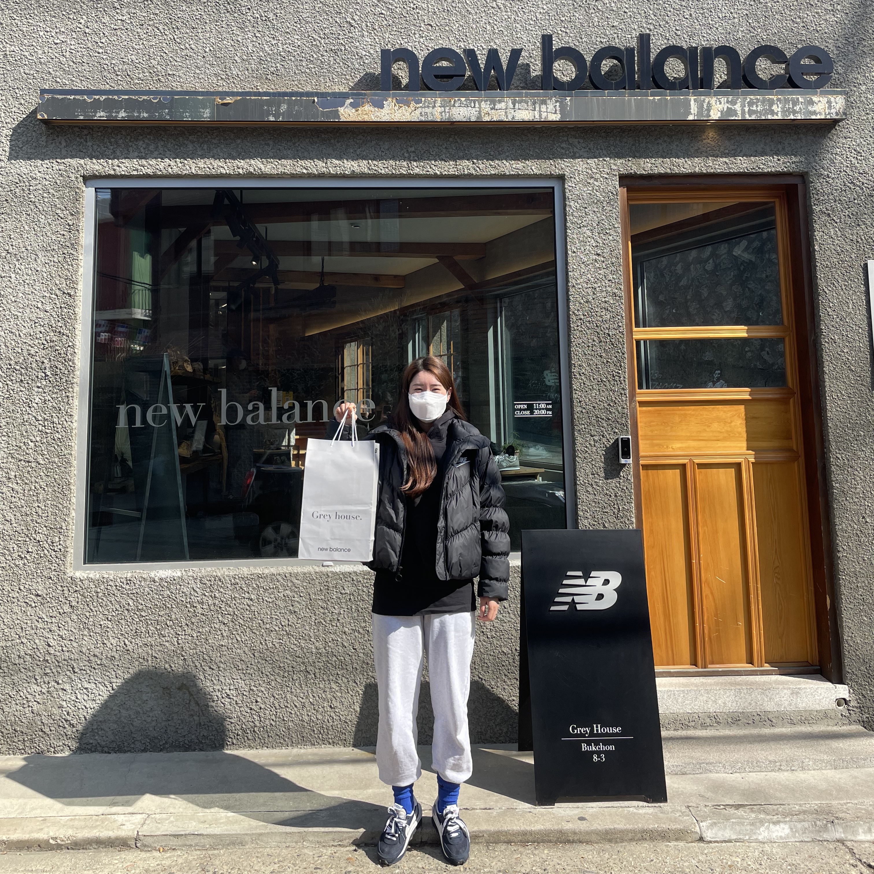 Nike x Sacai x Fragment LDWaffle Blackened Blue, New Balance 992 Made in USA Grey - D Standard 착용 스타일