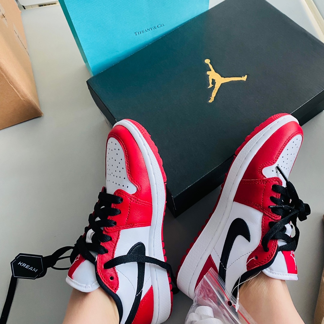 Jordan 1 Low Golf Chicago 착용 스타일 - 2