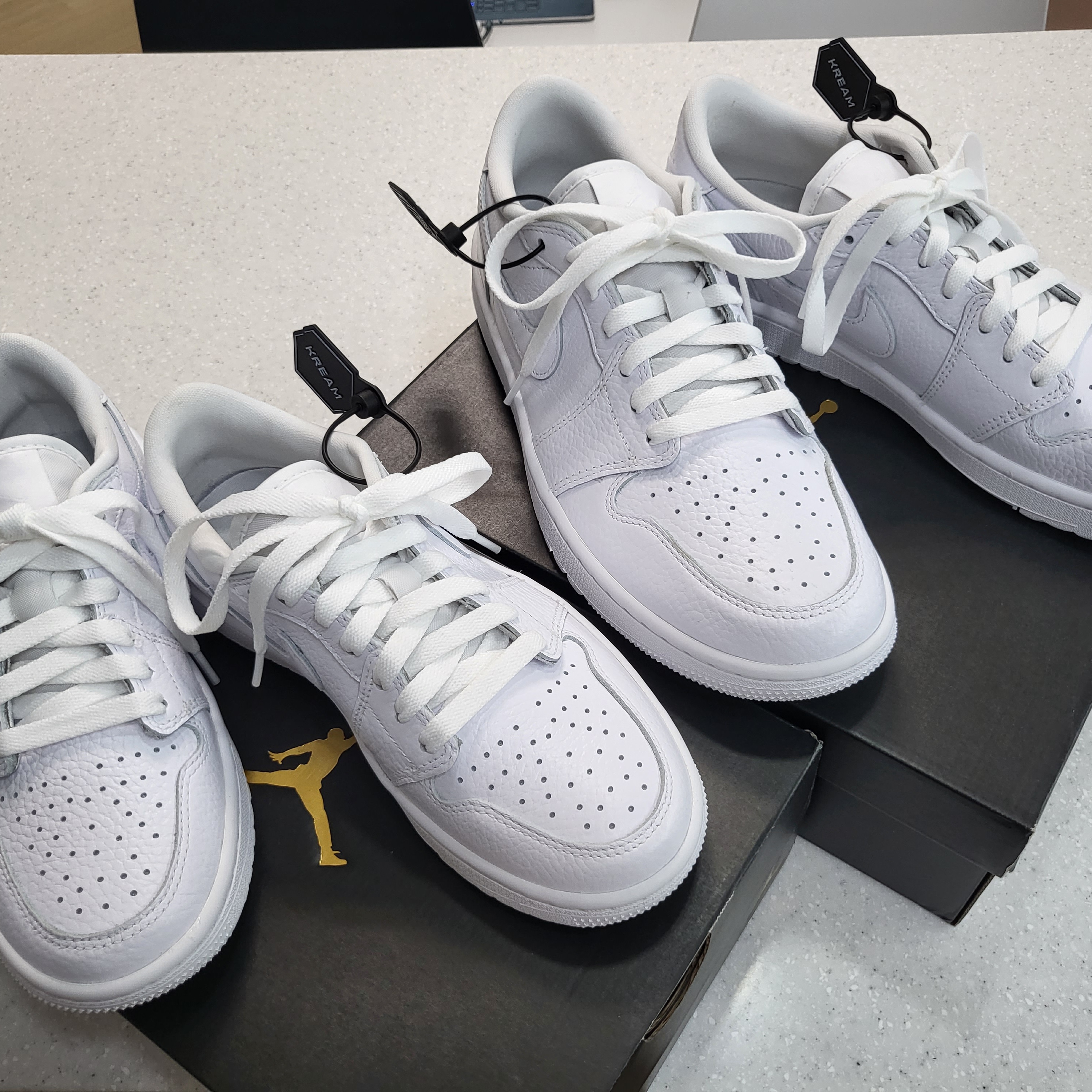 Jordan 1 Low Golf Triple White 착용 스타일 - 4