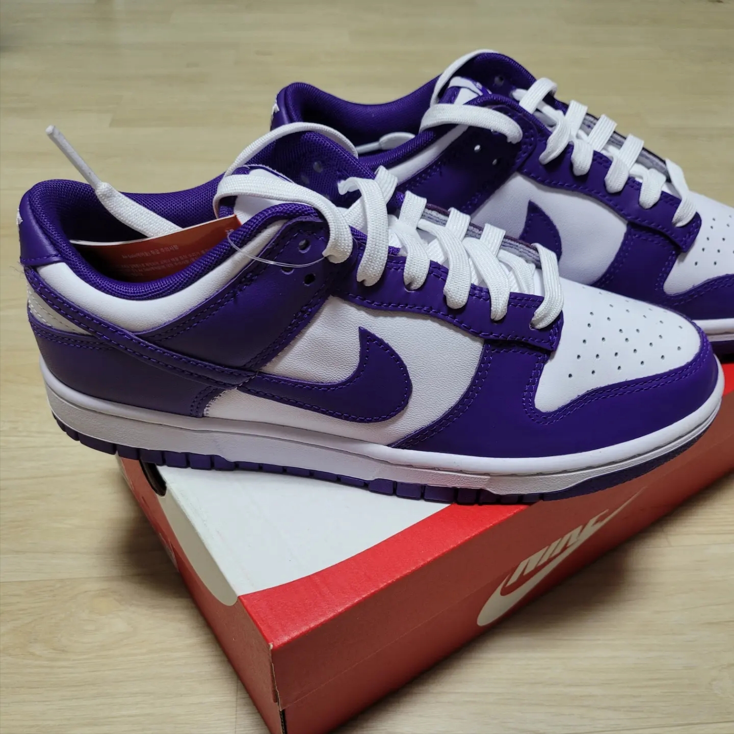 Nike Dunk Low Retro Championship Court Purple 착용 스타일 - 2
