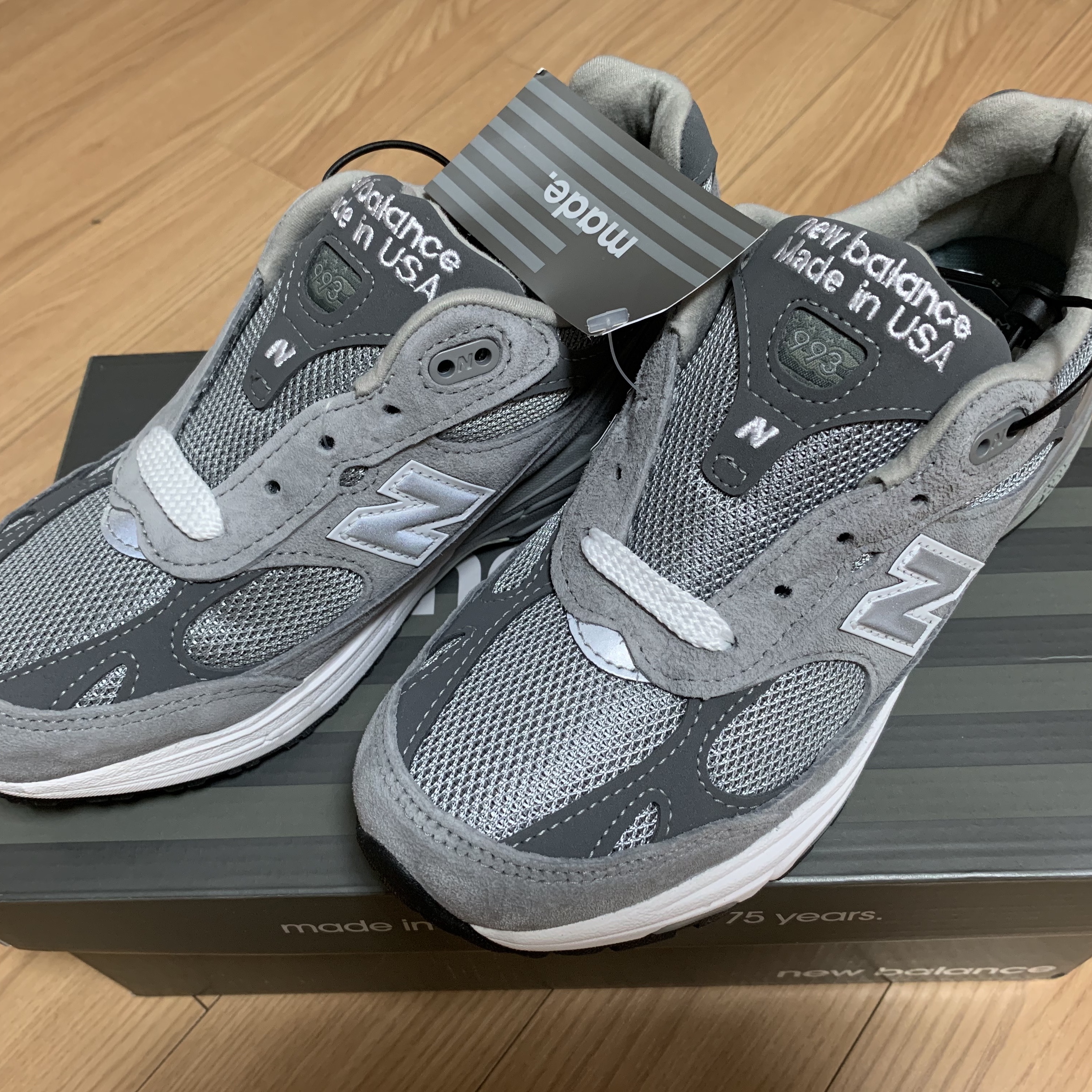 (W) New Balance 993 Made in USA Grey - B Standard 착용 스타일 - 2