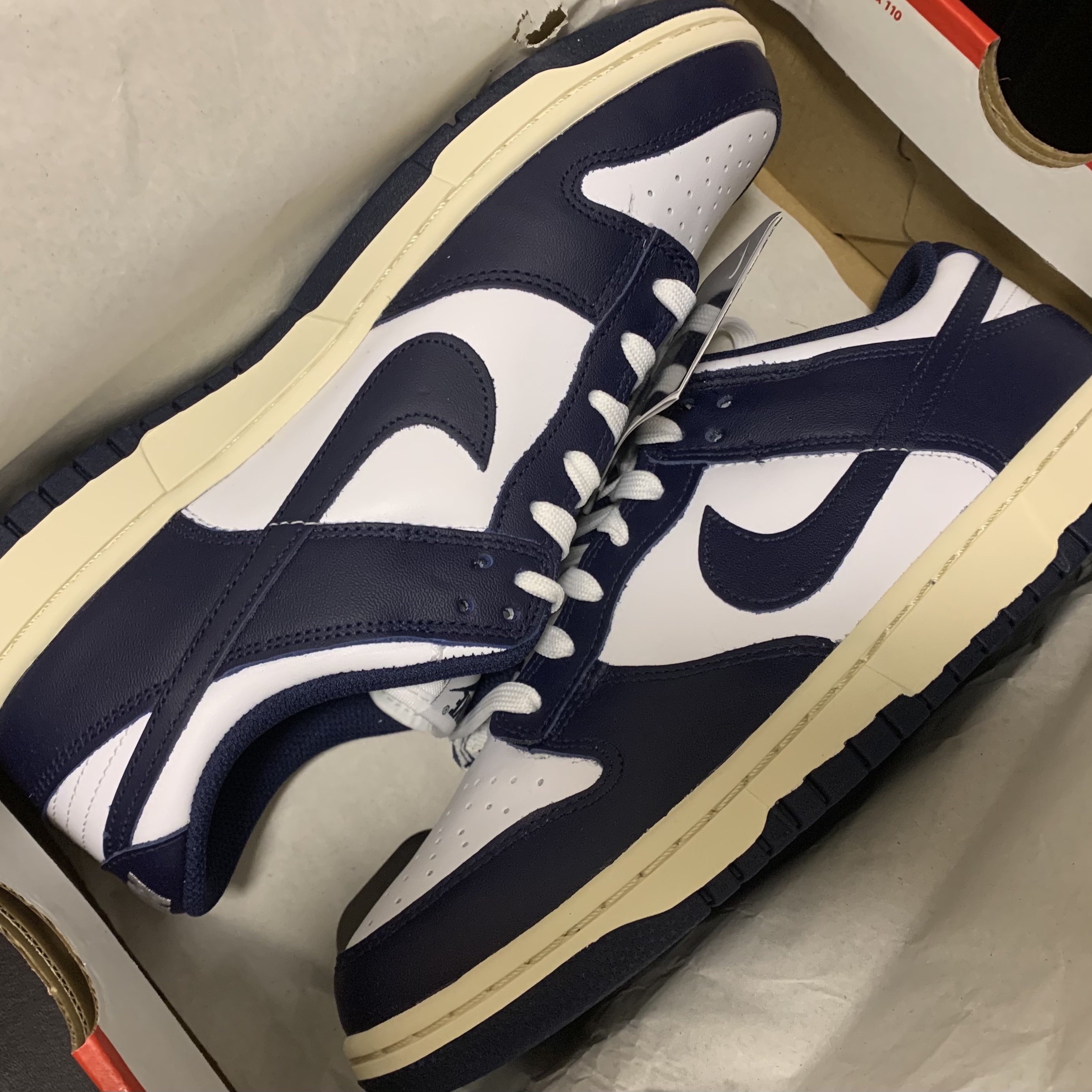 (W) Nike Dunk Low Vintage Midnight Navy 착용 스타일 - 4