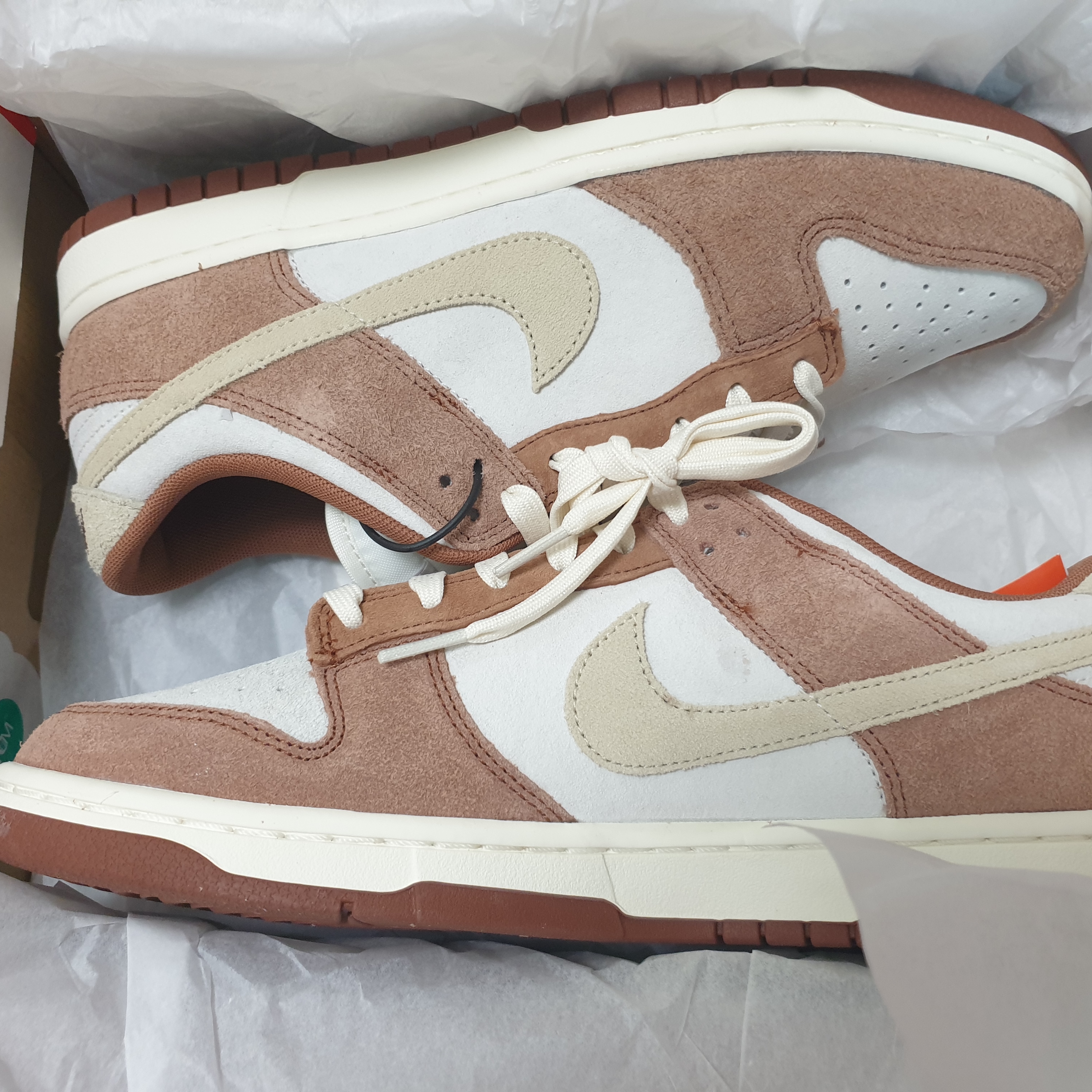 Nike x Kasina Dunk Low 80's Bus, Nike Dunk Low Pro Premium Medium Curry 착용 스타일 - 2