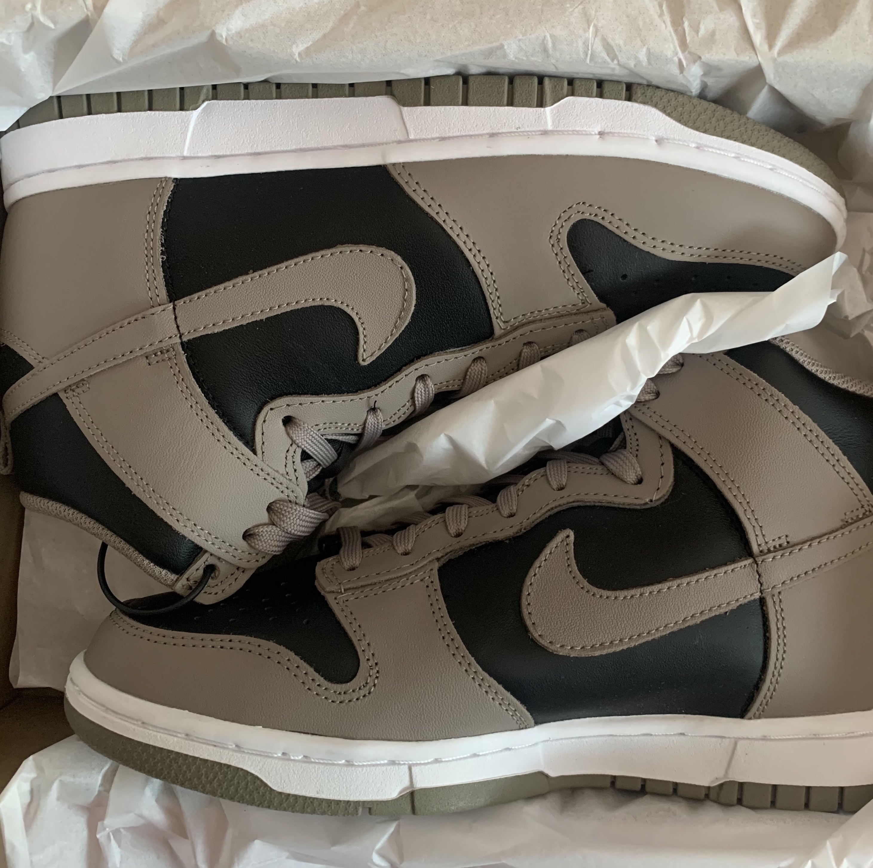 (W) Nike Dunk High Moon Fossil 착용 스타일
