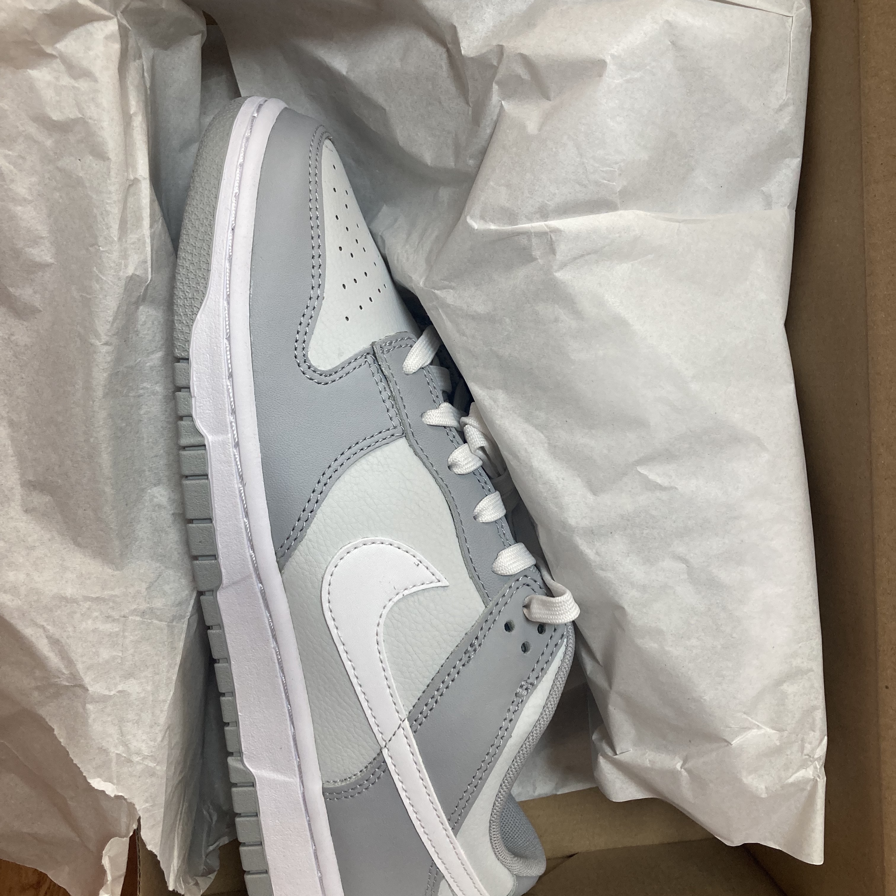 Nike Dunk Low Retro Wolf Grey 착용 스타일 - 1