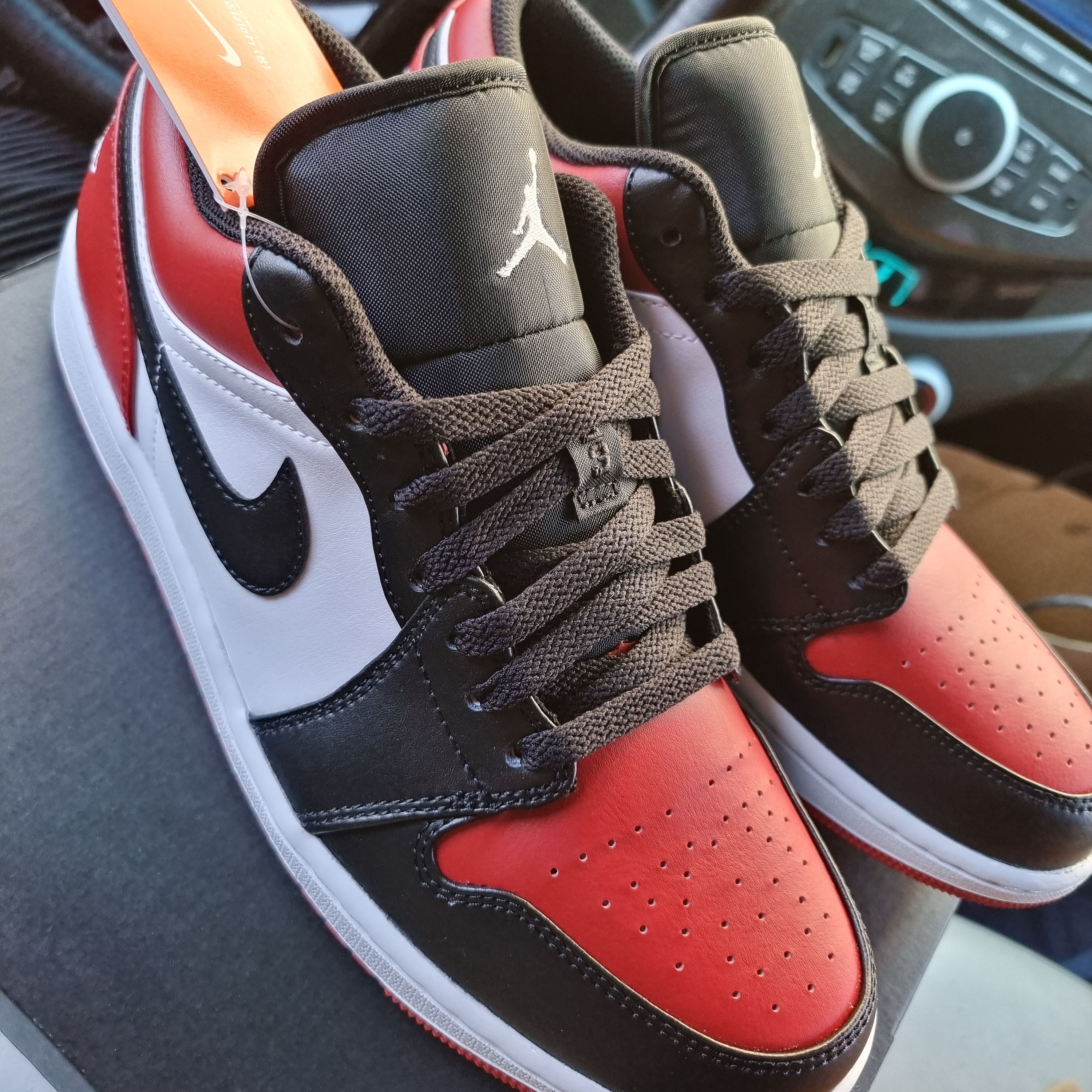 Jordan 1 Low Bred Toe, Nike Dunk Low SE Seoul 착용 스타일 - 2