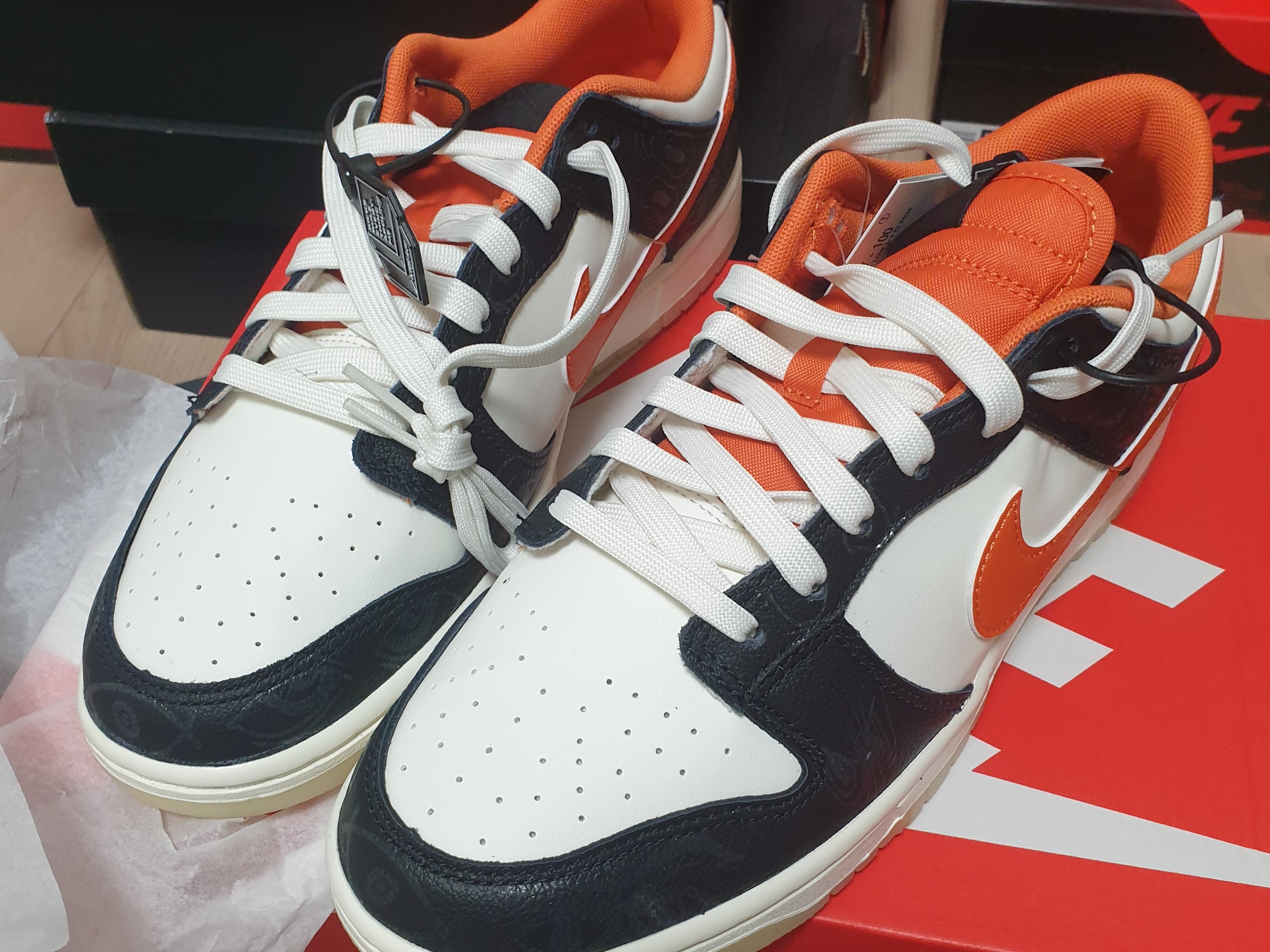 Nike Dunk Low Retro University Blue, Nike x NBA Dunk Low Retro EMB Nets 착용 스타일 - 3