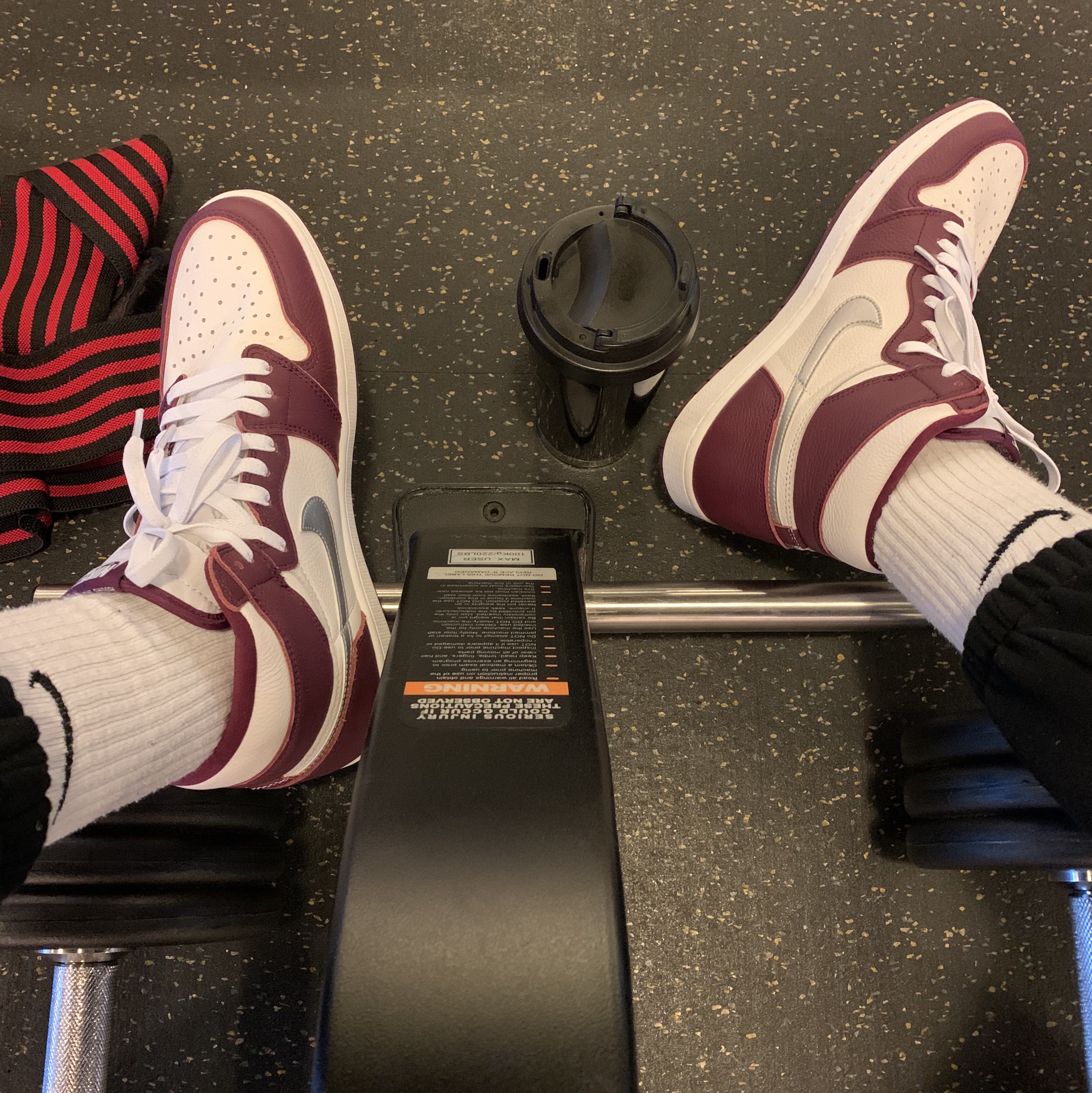 Jordan 1 Retro High OG Bordeaux 착용 스타일