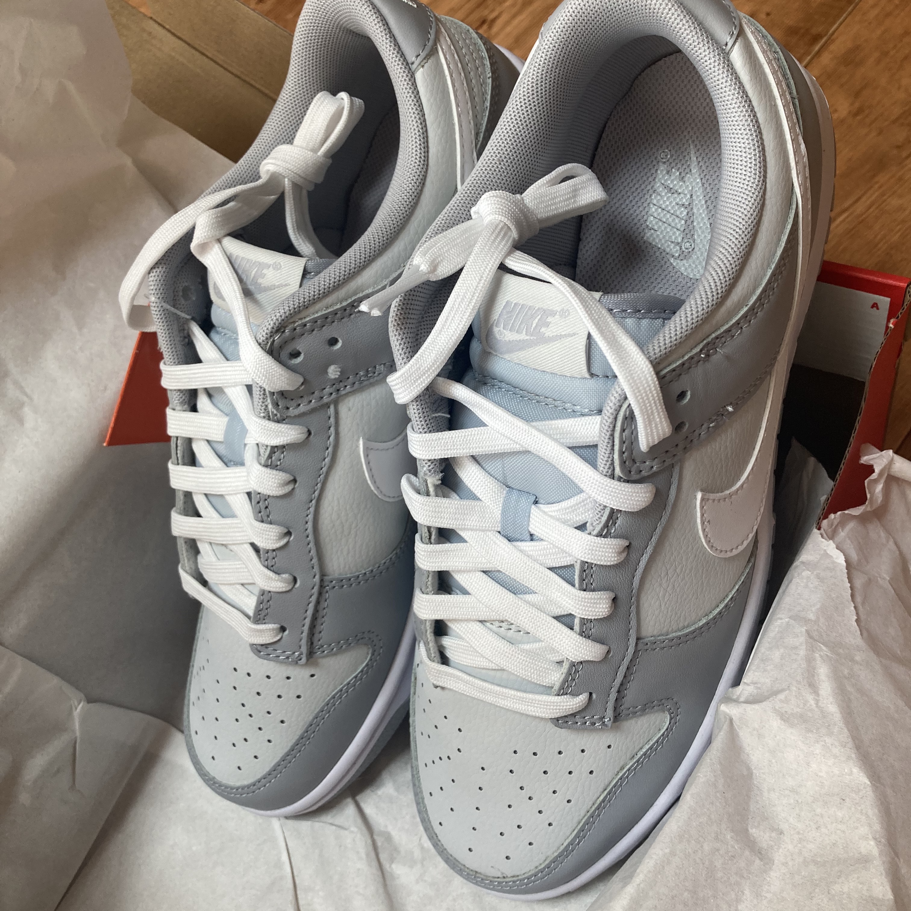 Nike Dunk Low Retro Wolf Grey 착용 스타일 - 2