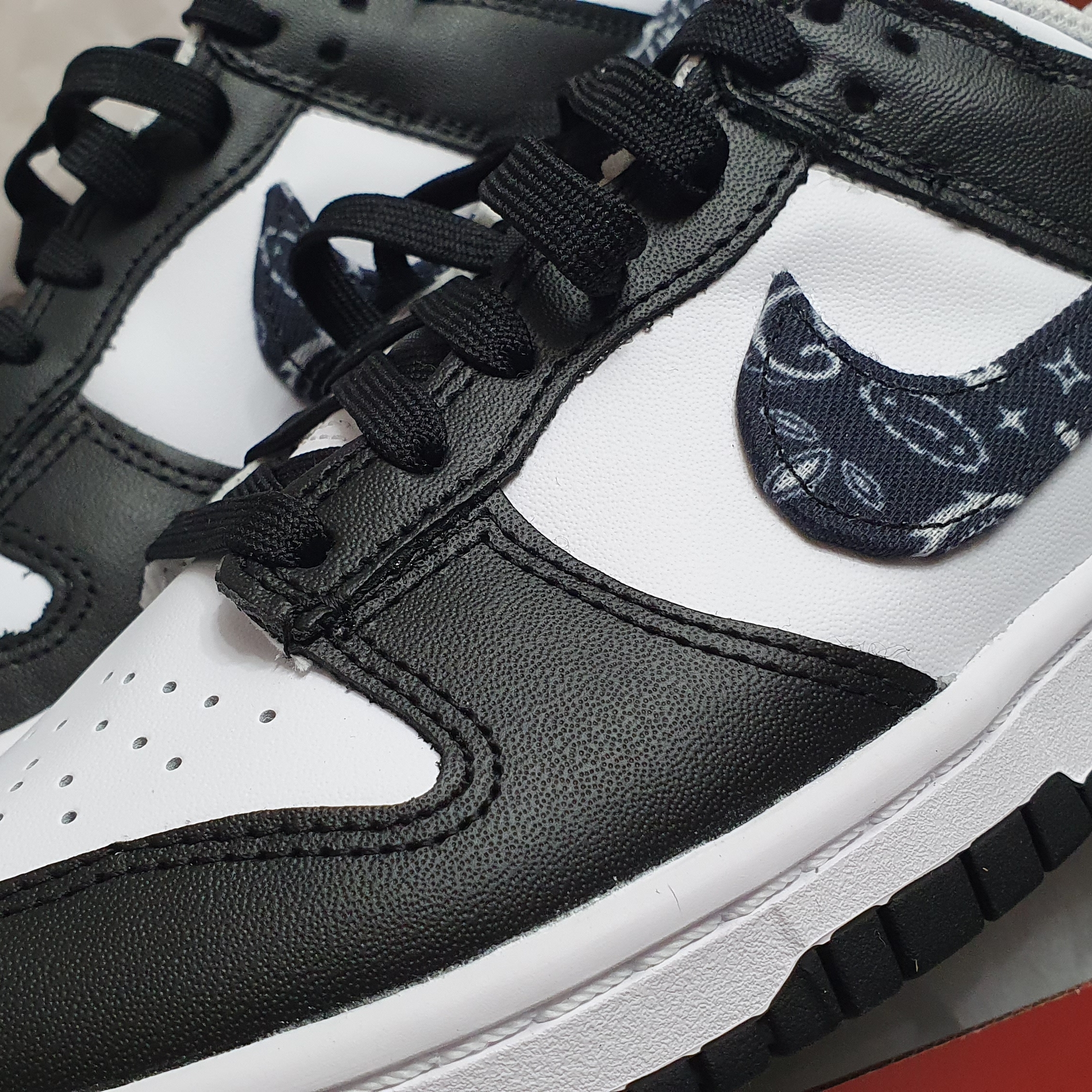 (W) Nike Dunk Low Essential Black Paisley 착용 스타일