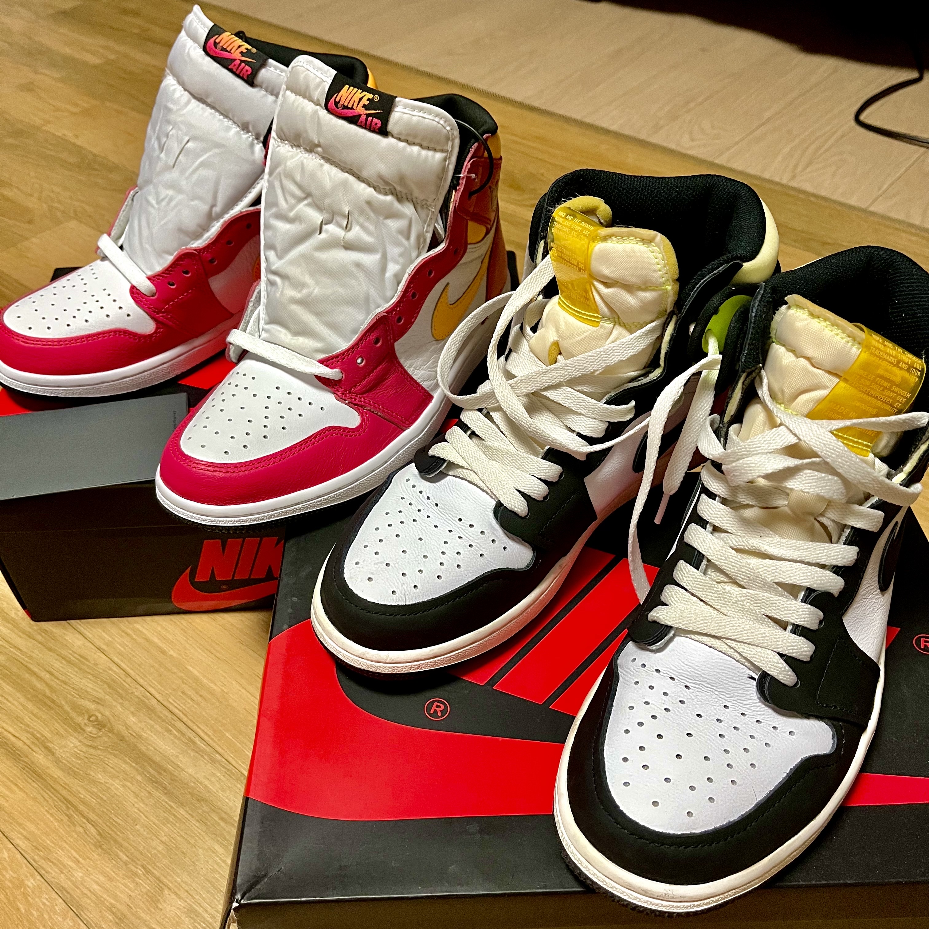 Jordan 1 Retro High OG Light Fusion Red, Jordan 1 Retro High OG Volt Gold 착용 스타일 - 2