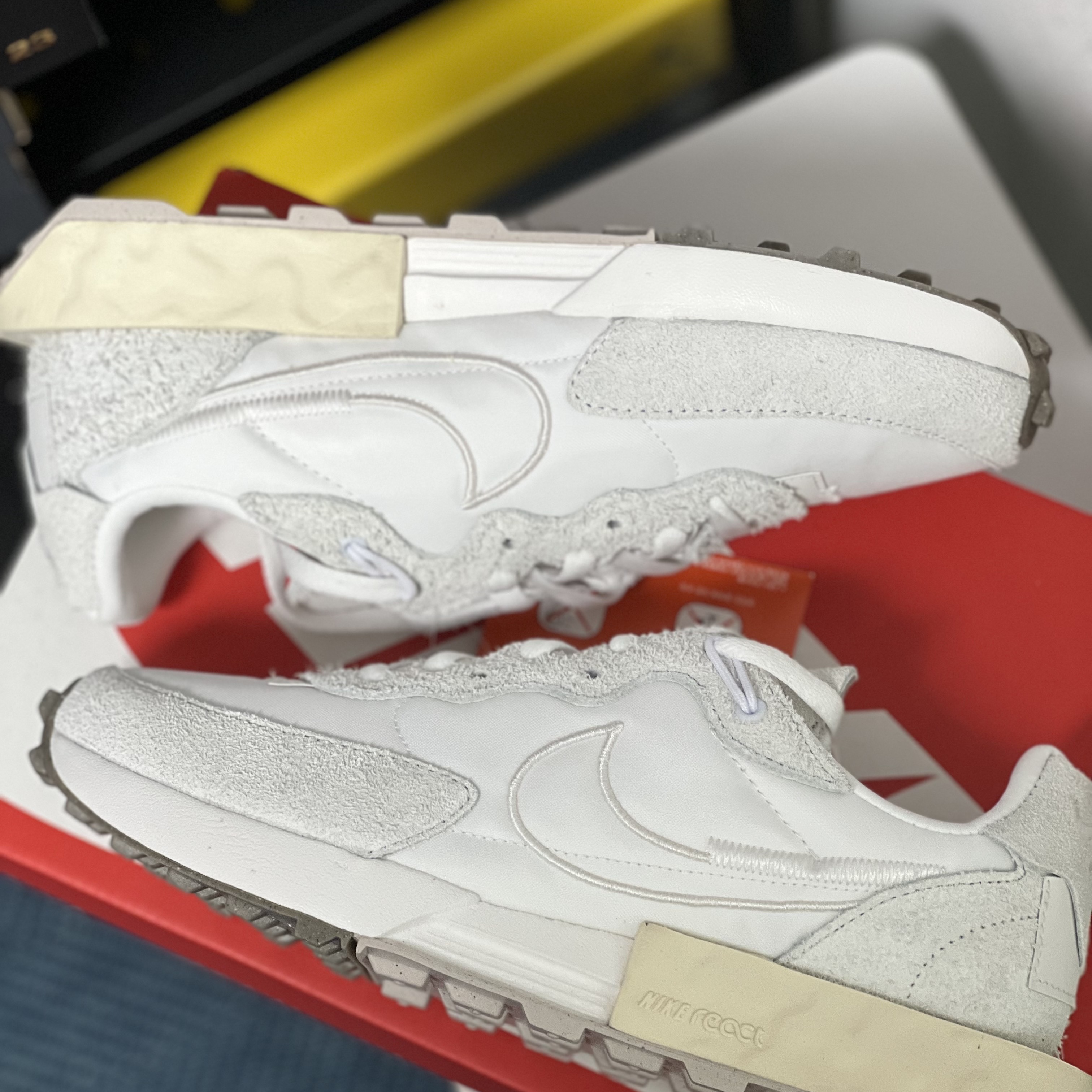(W) Nike Fontanka Waffle White 착용 스타일 - 2
