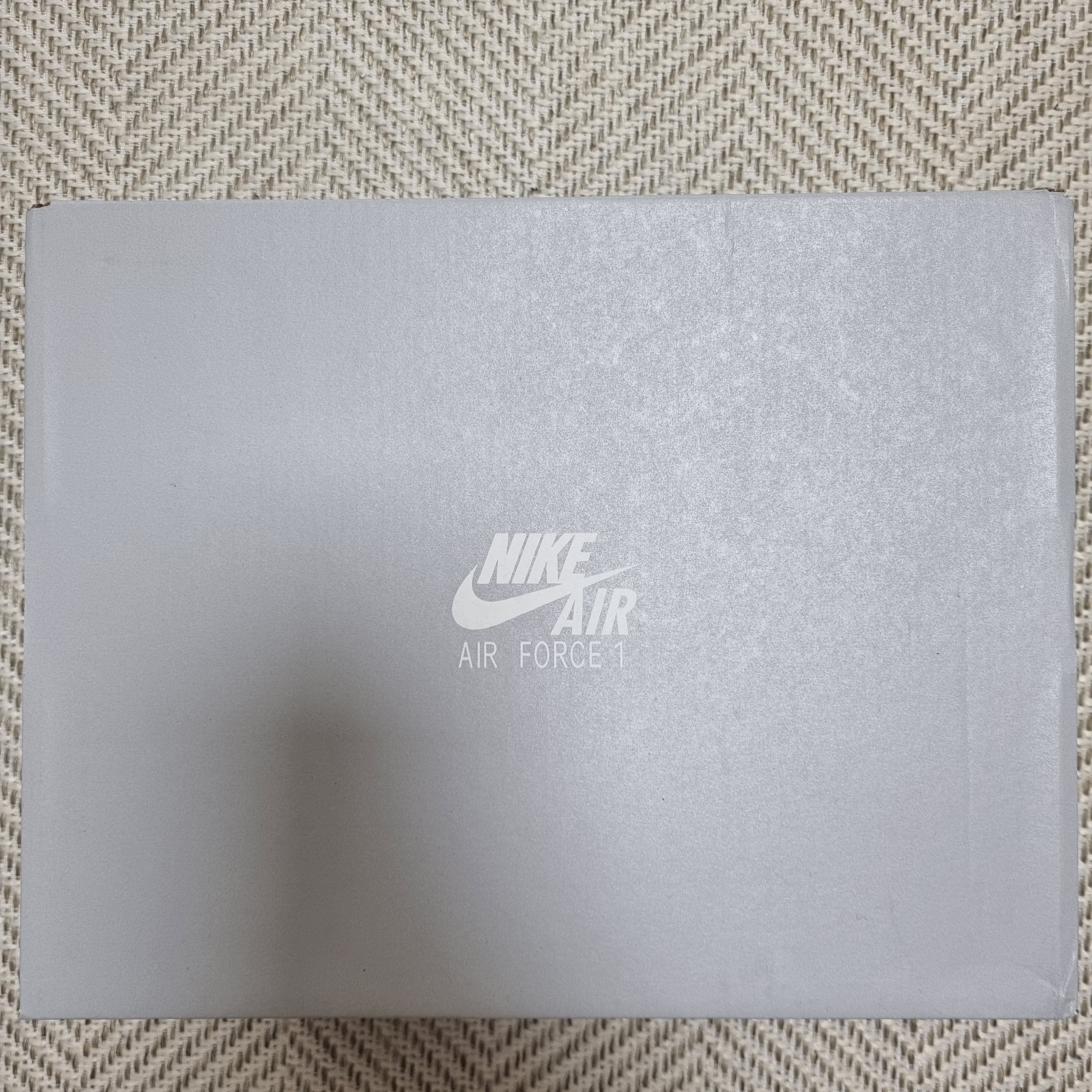 (GS) Nike Air Force 1 LV8 Athletic Club Black Dark Sulfur 착용 스타일 - 5