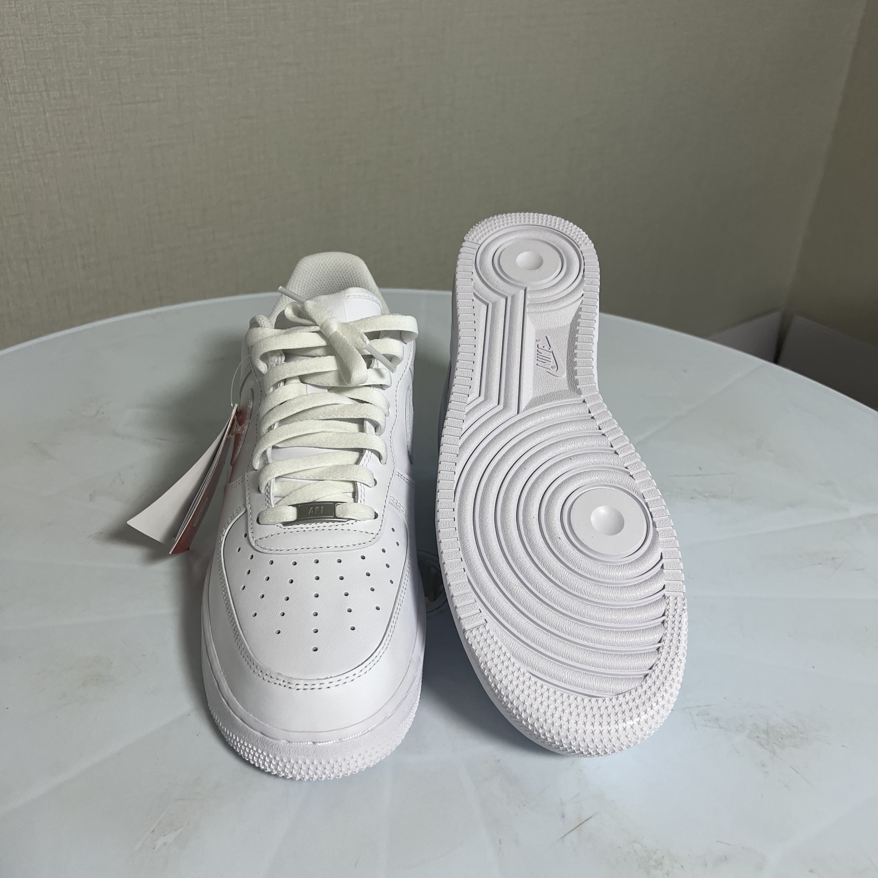 Nike Air Force 1 '07 Low White 착용 스타일 - 1