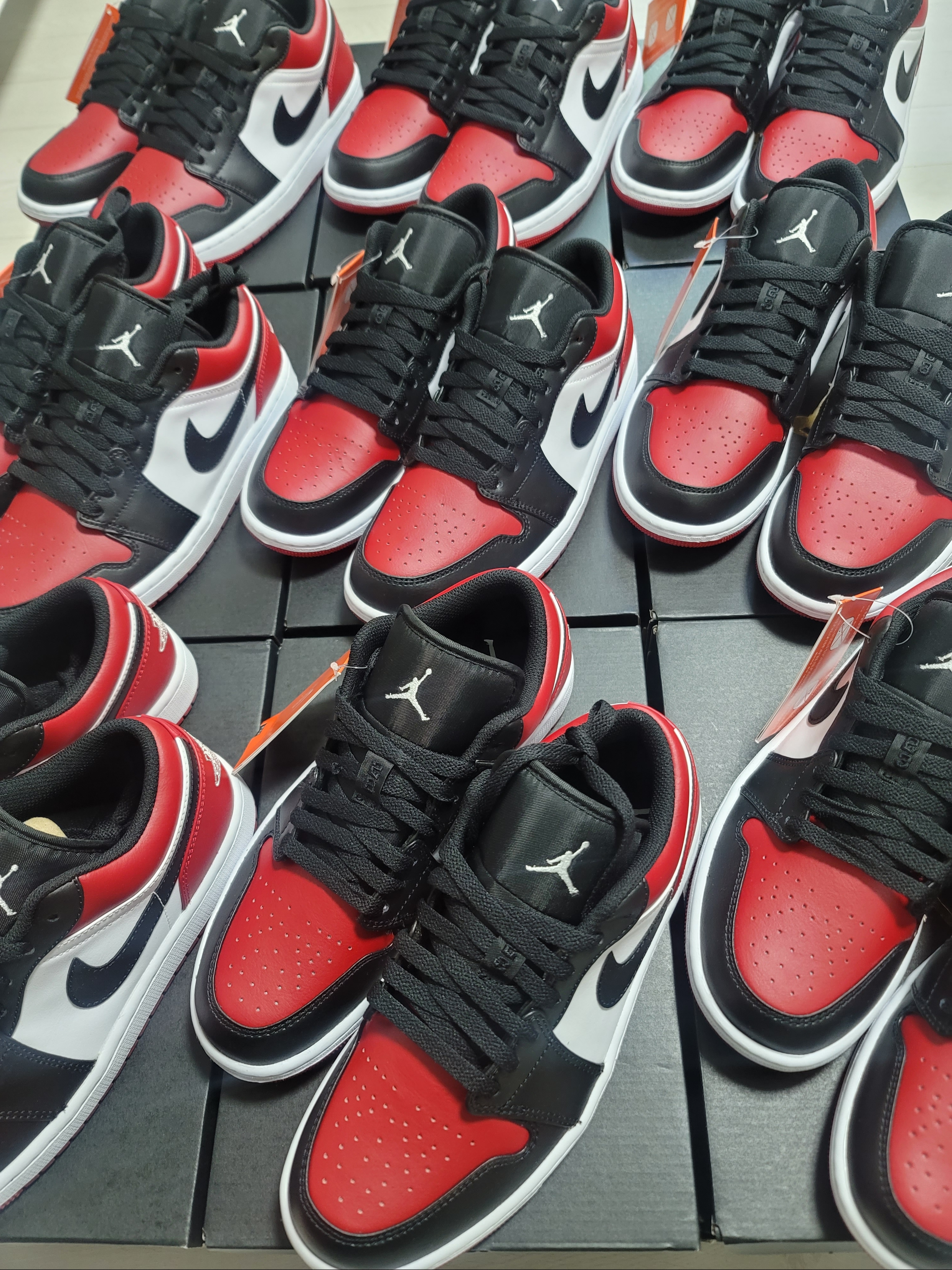 Jordan 1 Low Bred Toe, (GS) Jordan 1 Low Bred Toe 착용 스타일 - 1