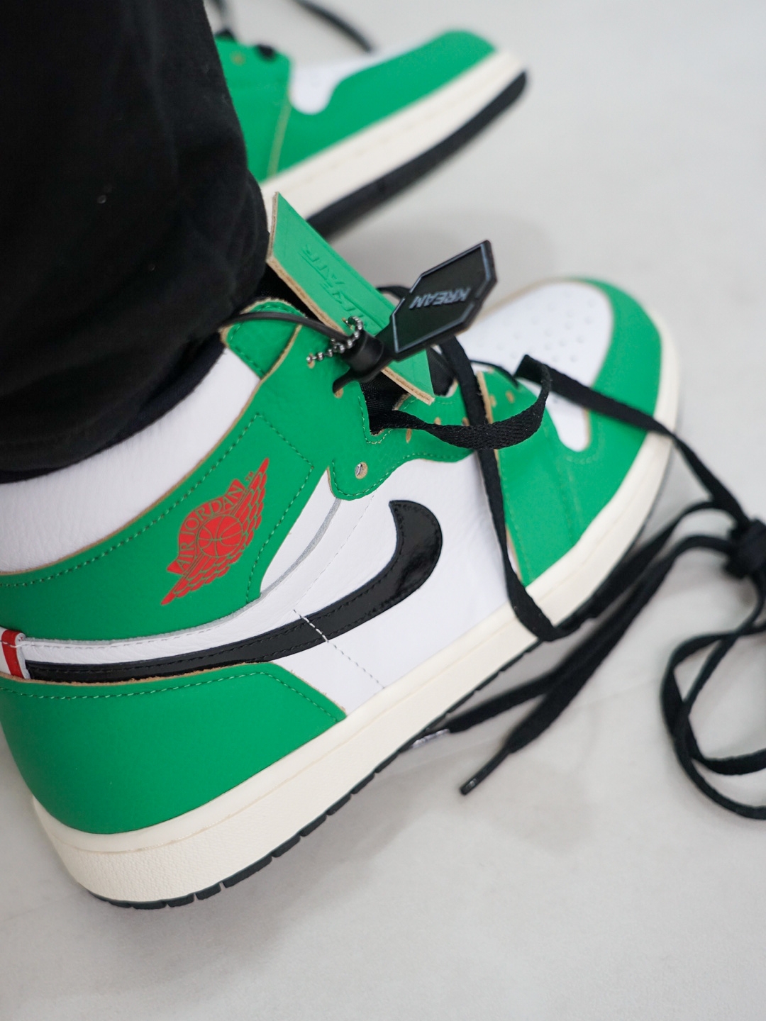 (W) Jordan 1 Retro High OG Lucky Green 착용 스타일 - 1