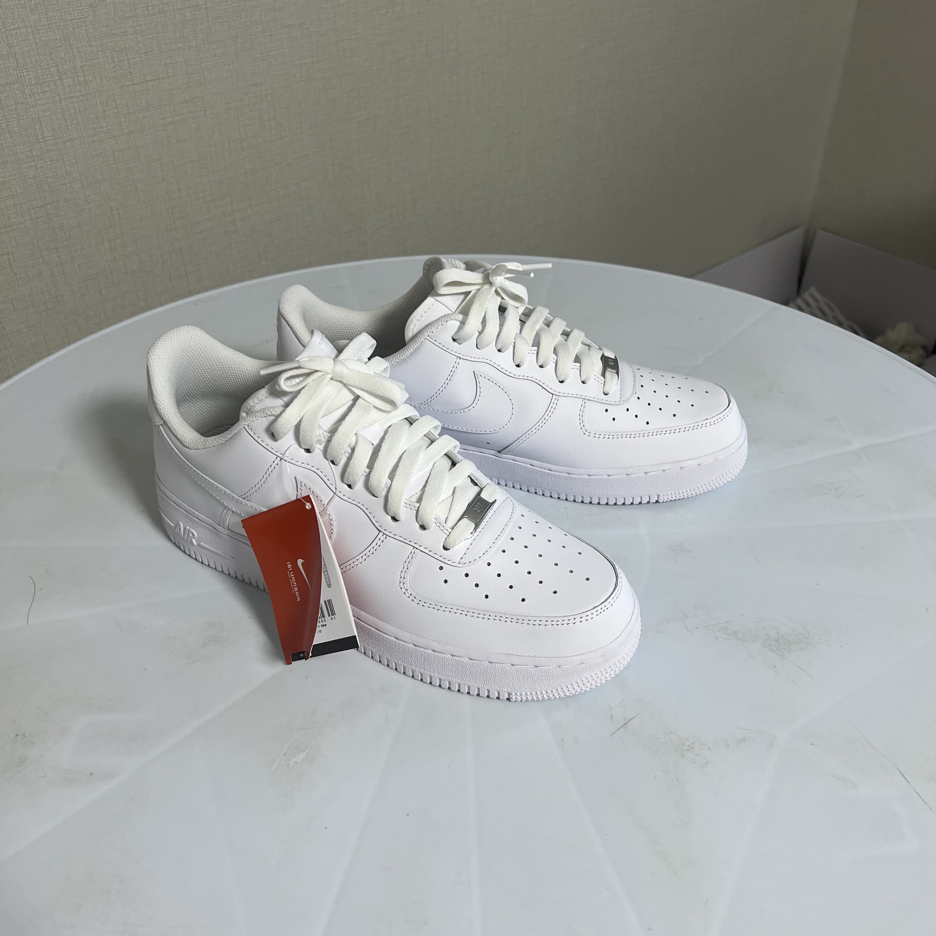 Nike Air Force 1 '07 Low White 착용 스타일 - 2