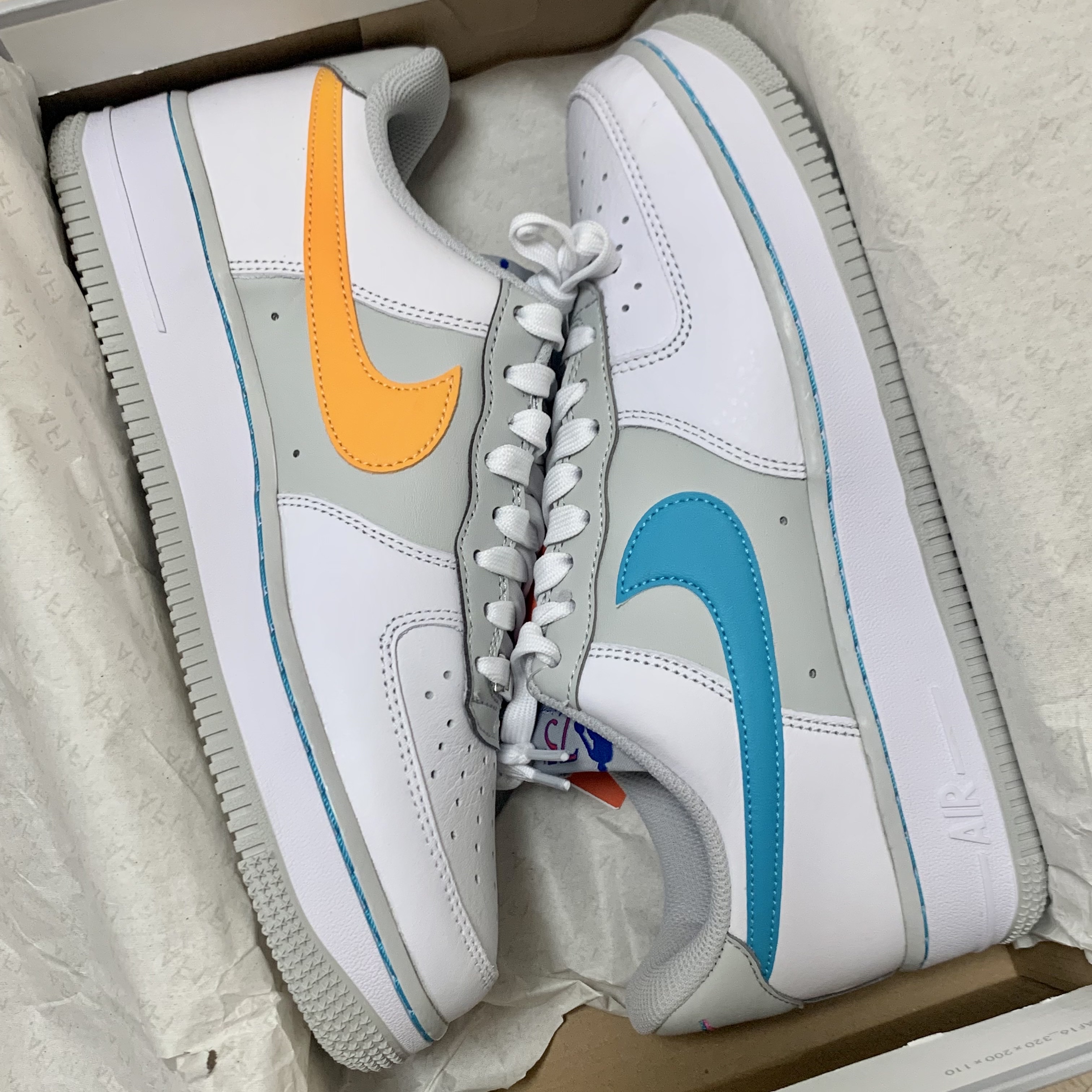 Nike x NBA Air Force 1 '07 LV8 EMB White Turquoise Blue 착용 스타일