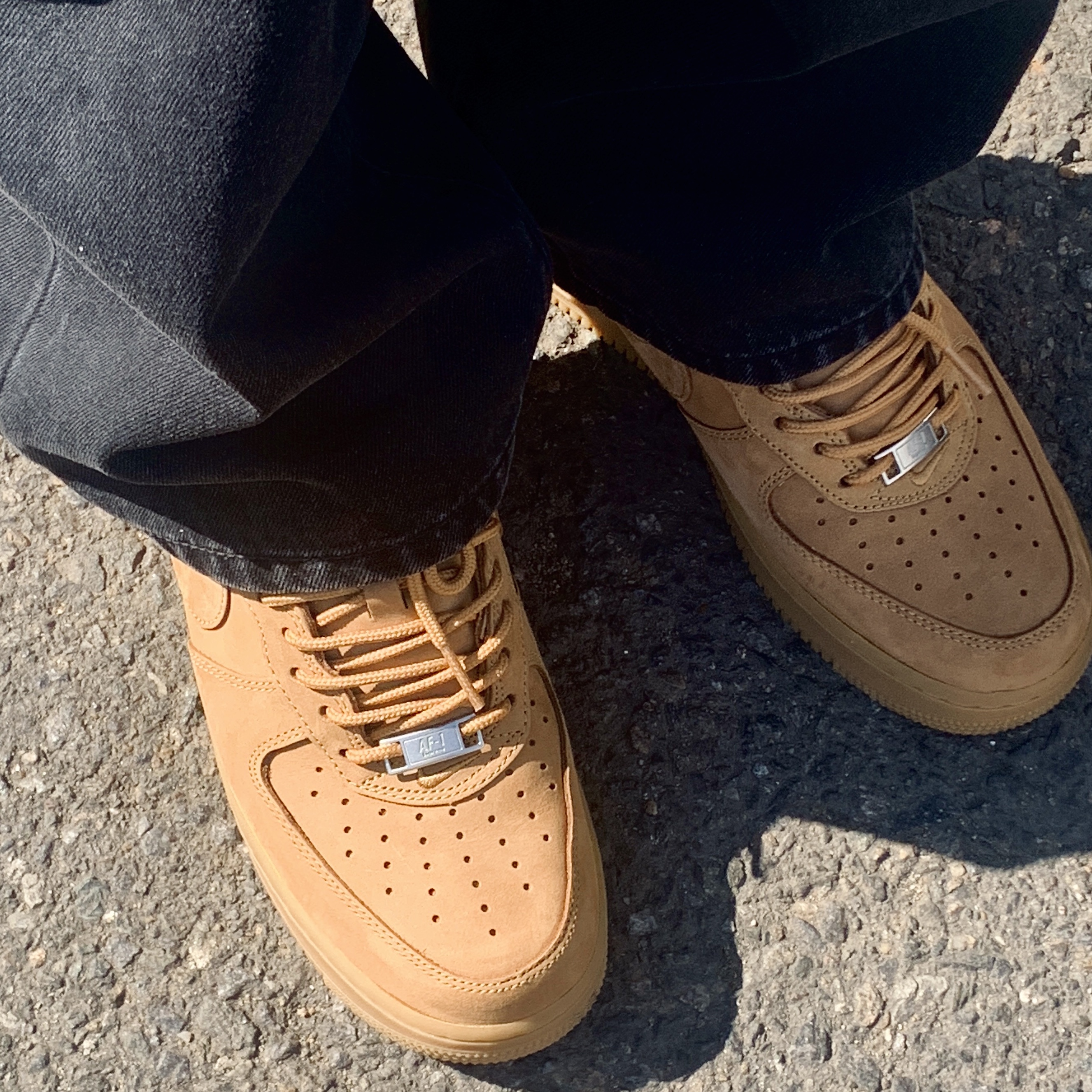 Nike x Supreme Air Force 1 Low Flax 착용 스타일