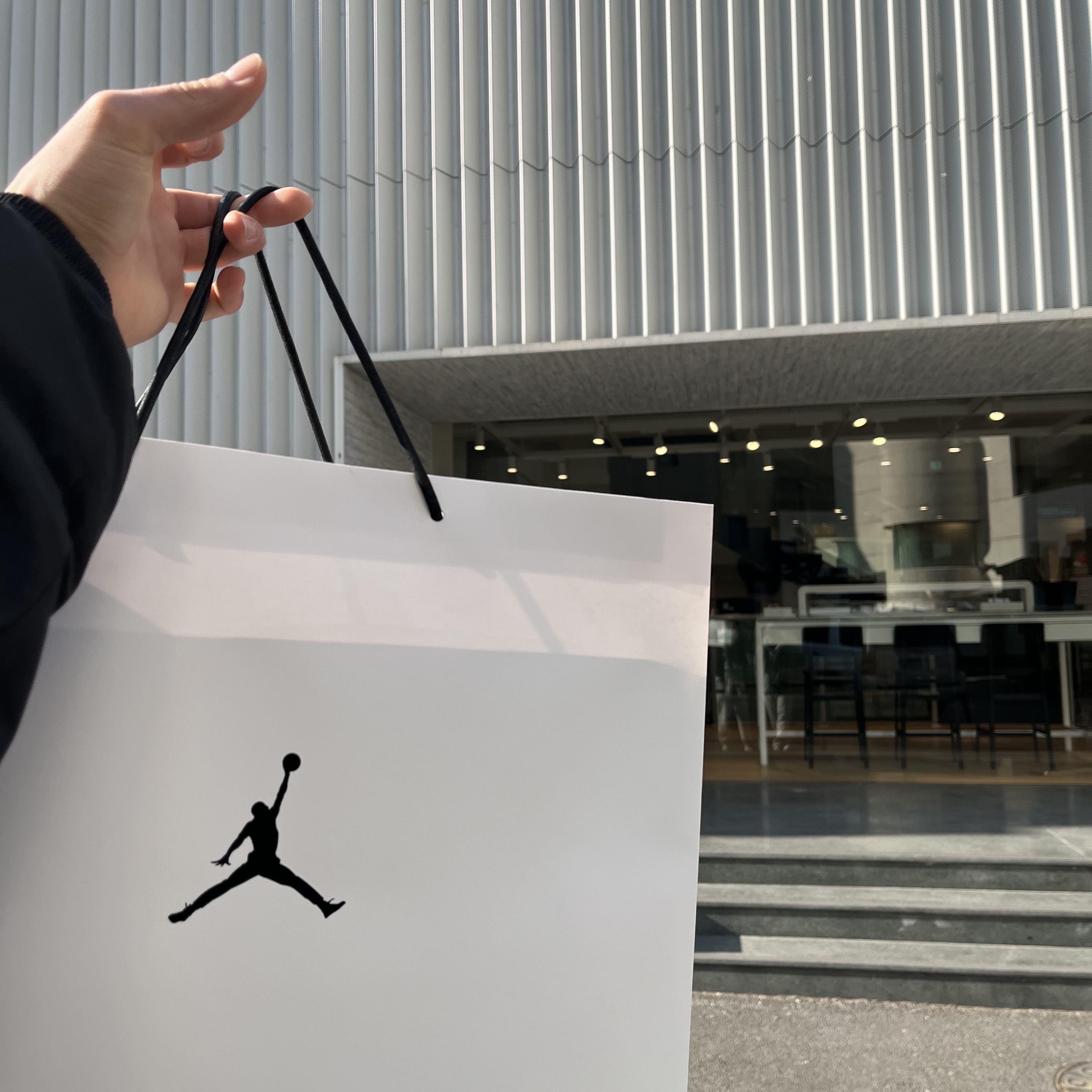 Jordan 1 Mid College Grey 착용 스타일 - 1
