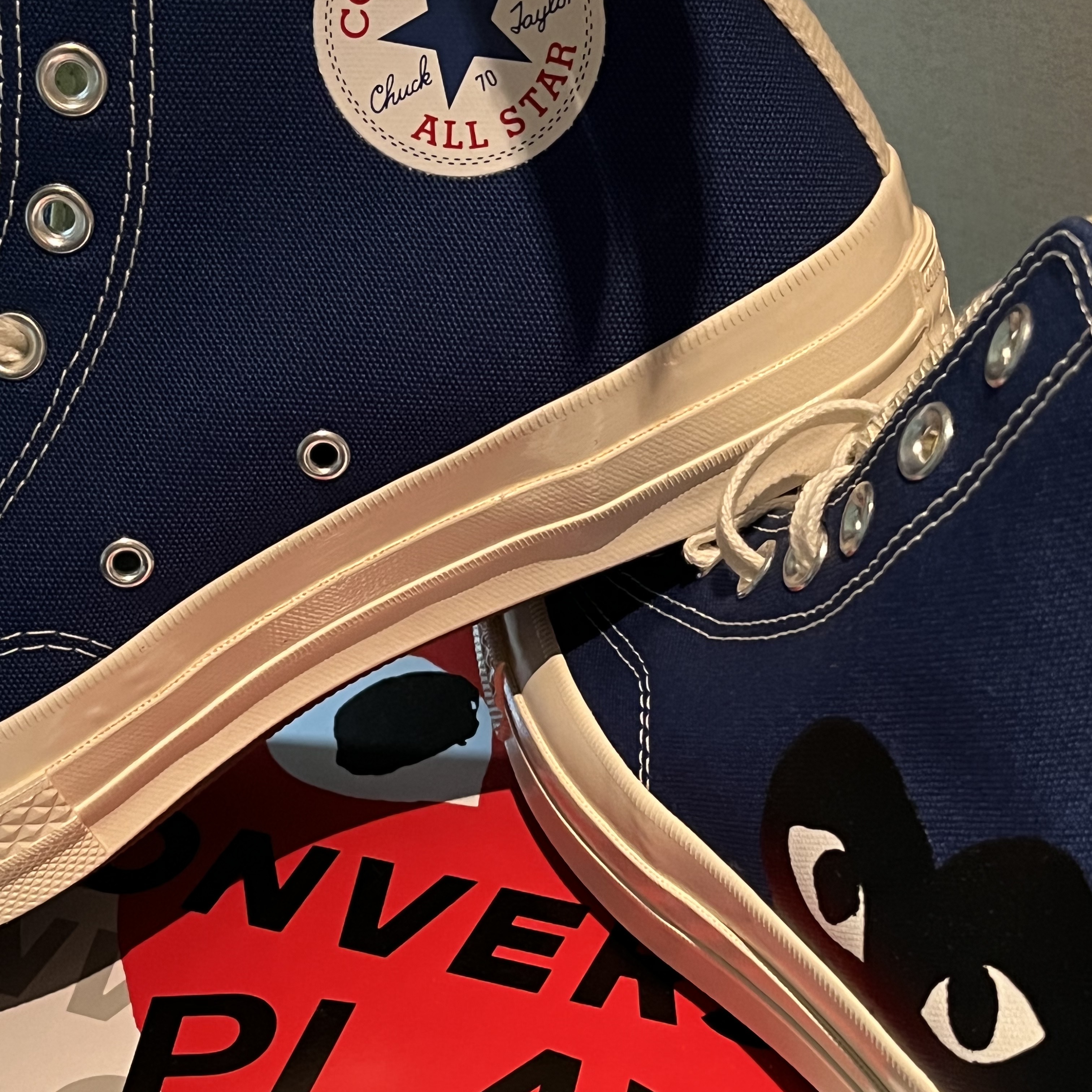 Converse x Play Comme des Garcons Chuck 70 Hi Blue Quartz 착용 스타일