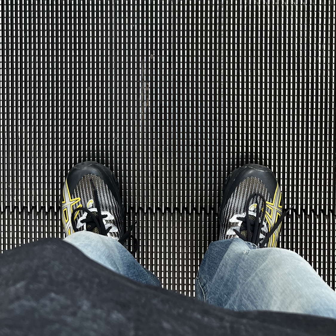 Asics x Kiko Kostadinov Gel-Quantum Levitrack Meteorite 착용 스타일