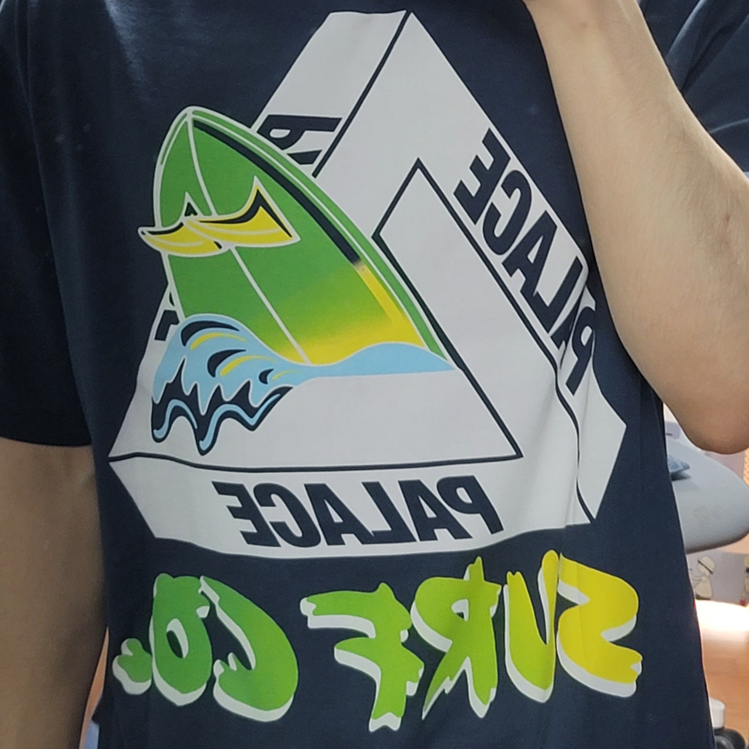 Palace Tri-Surf Co T-Shirt Navy - 22SS 착용 스타일 - 2