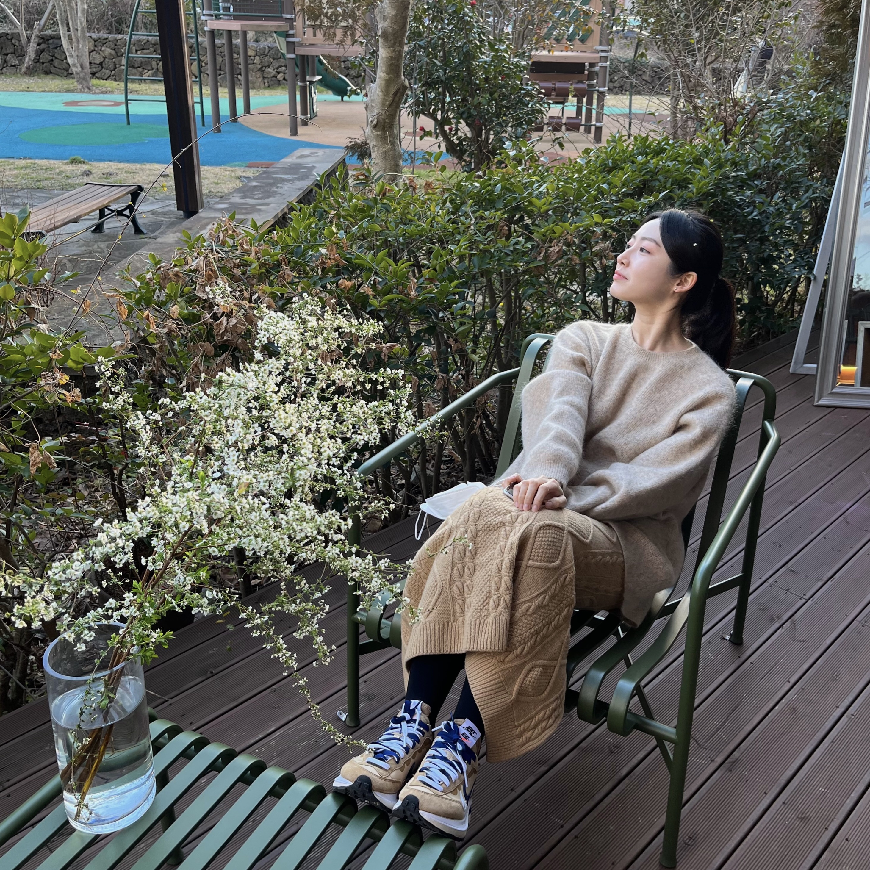 Nike x Sacai VaporWaffle Sesame and Blue Void 착용 스타일