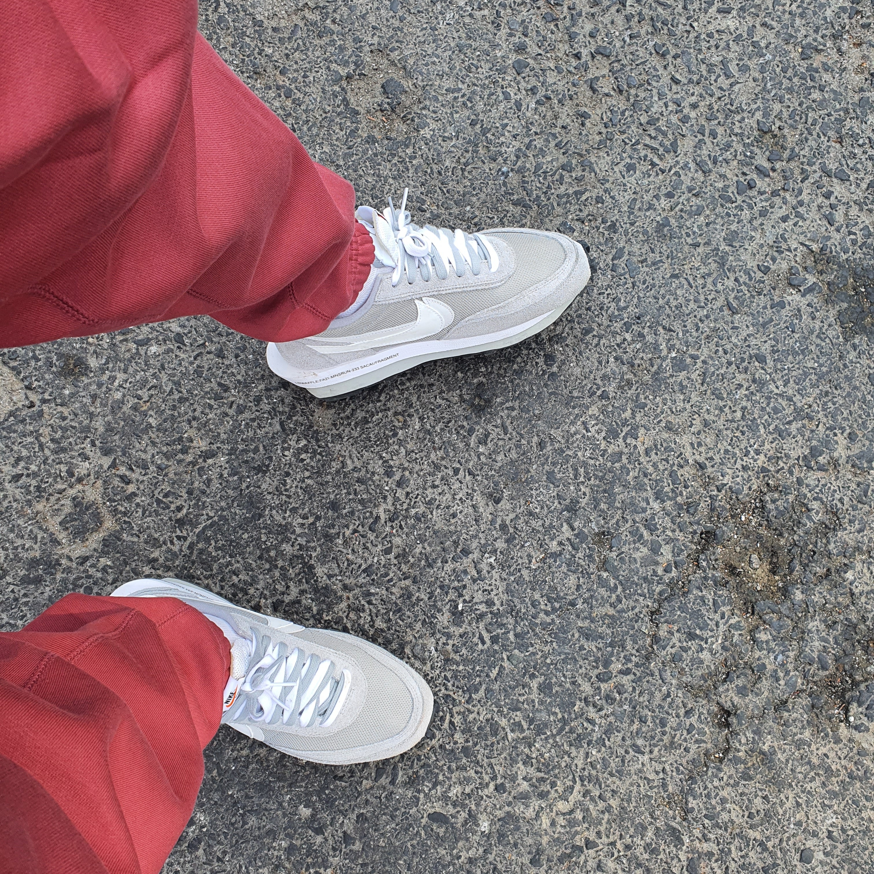 Jordan 1 Mid Light Smoke Grey Anthracite, Nike x Sacai x Fragment LDWaffle Light Smoke Grey 착용 스타일 - 2
