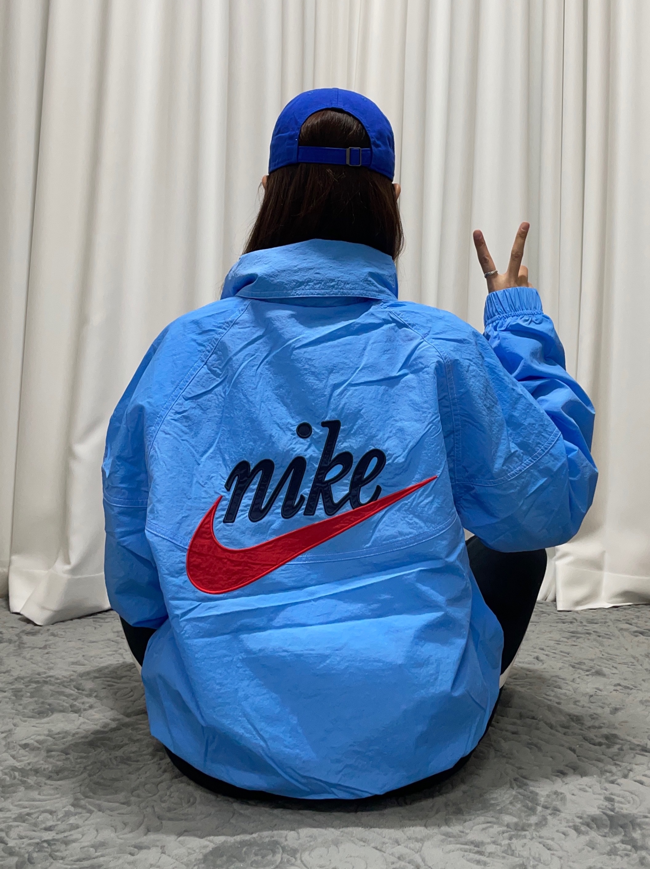 (W) Jordan 1 Mid White Black University Blue 착용 스타일 - 5