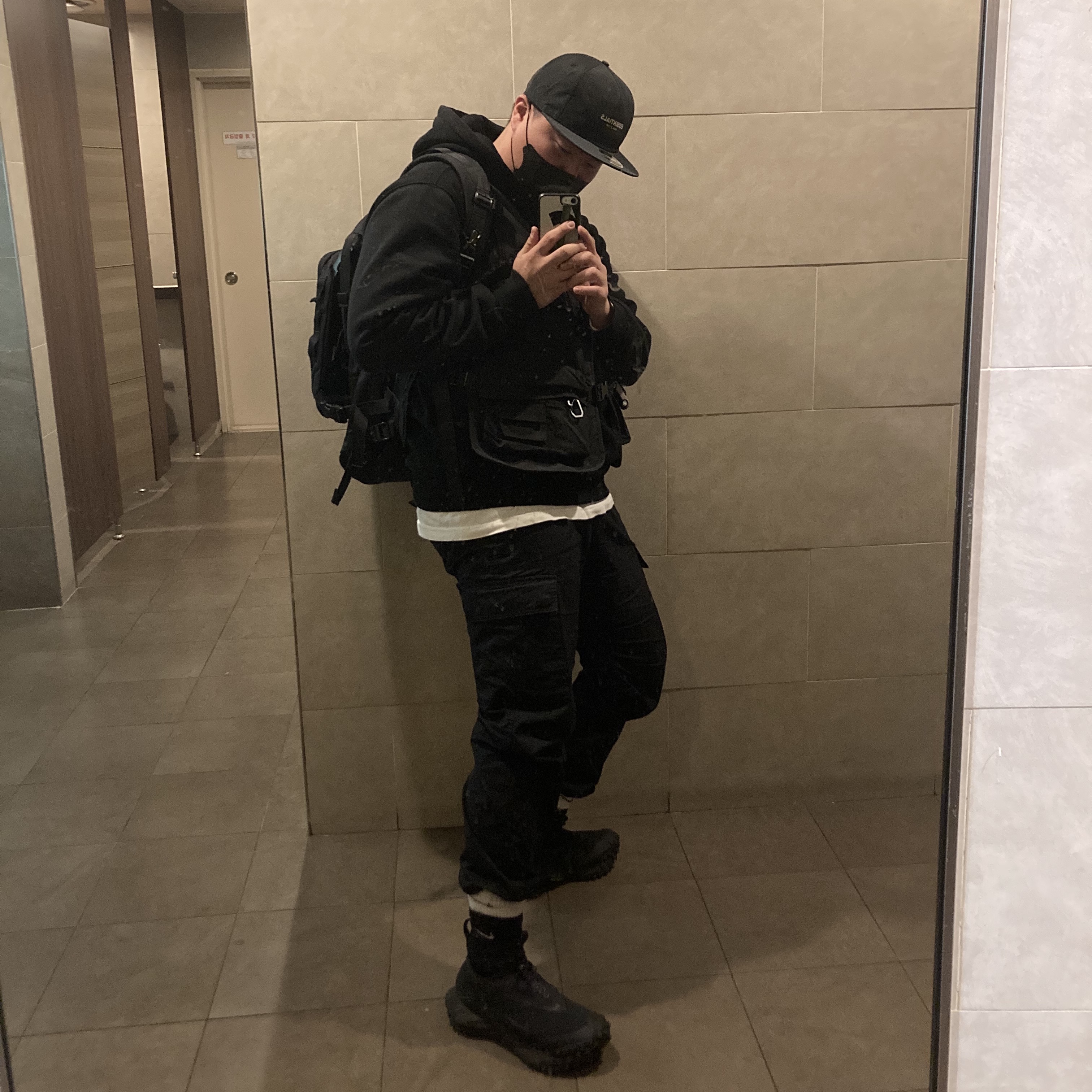 Nike ACG Mountain Fly Gore-Tex Black and Dark Grey, Supreme x The North Face RTG Backpack Black - 20SS 착용 스타일