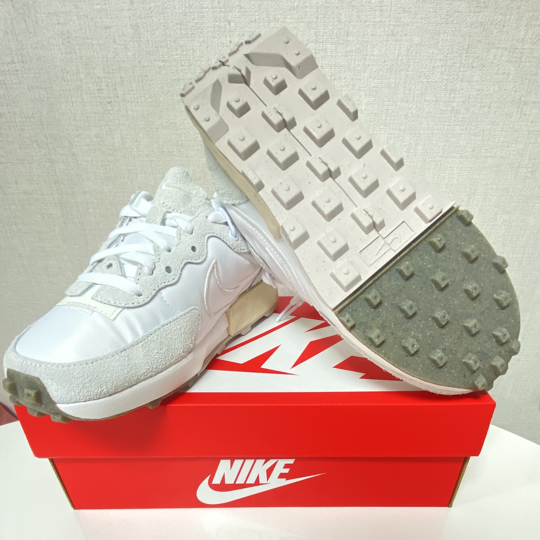 (W) Nike Fontanka Waffle White 착용 스타일 - 2