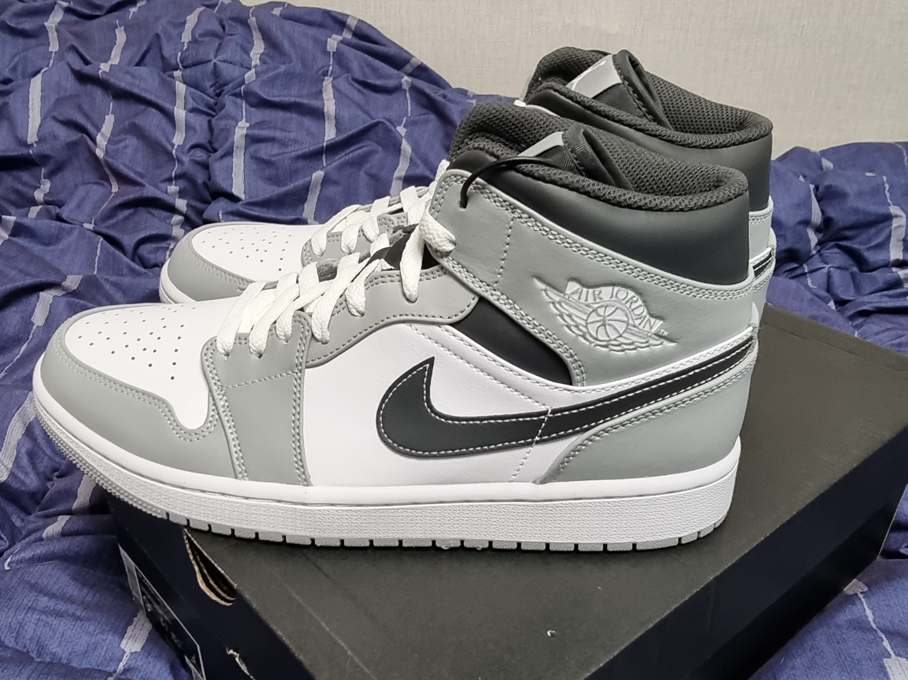 Jordan 1 Mid Light Smoke Grey Anthracite 착용 스타일