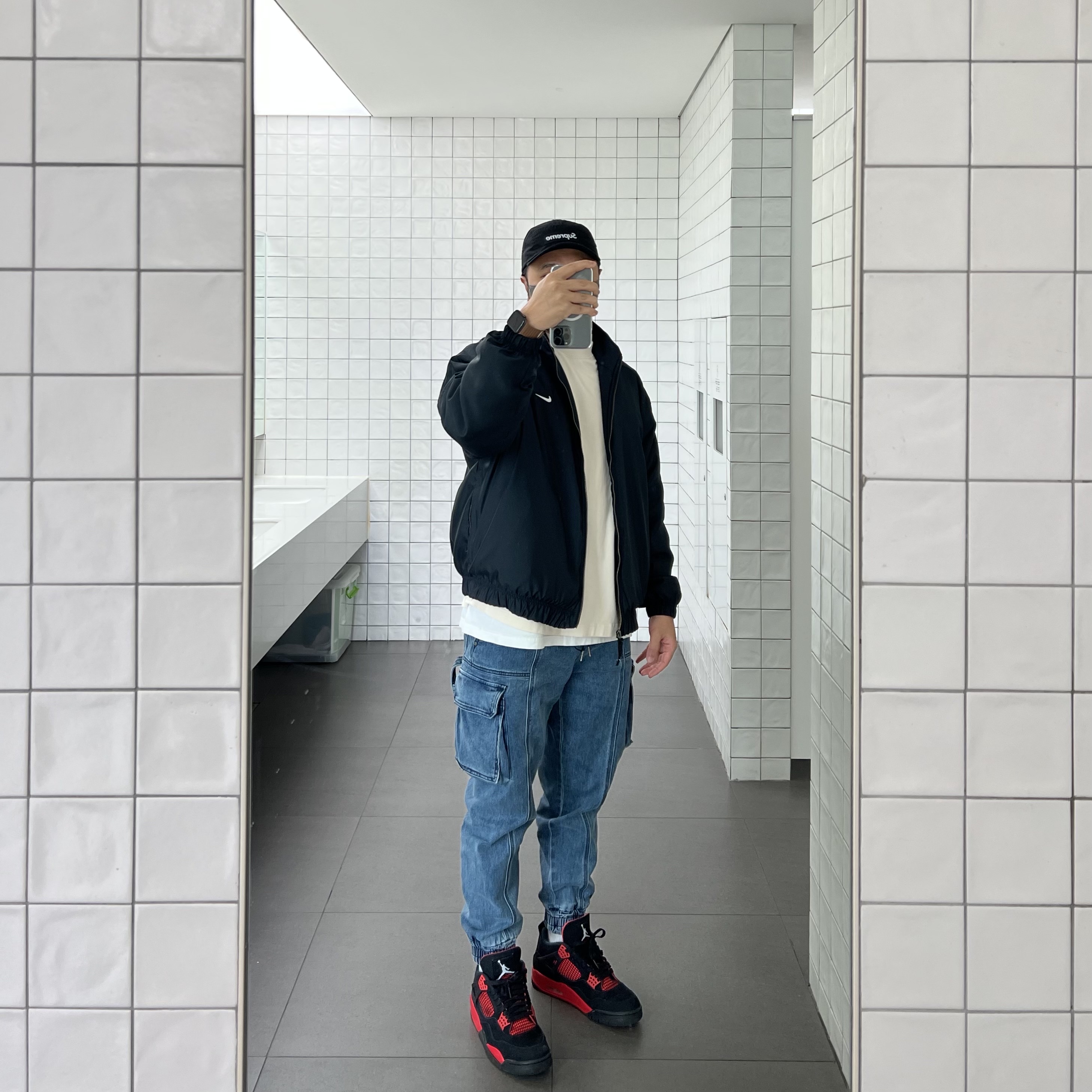 Jordan 4 Retro Crimson, Nike NRG Solo Swoosh Satin Bomber Jacket Black Doll - Asia 착용 스타일