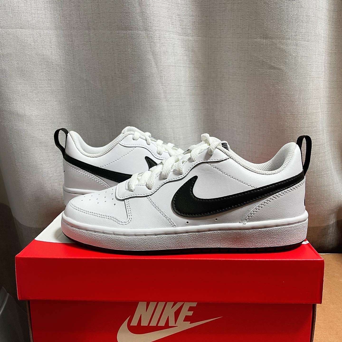 (GS) Nike Court Borough Low 2 Light Smoke Grey, (GS) Nike Court Borough Low 2 White Black 착용 스타일 - 3