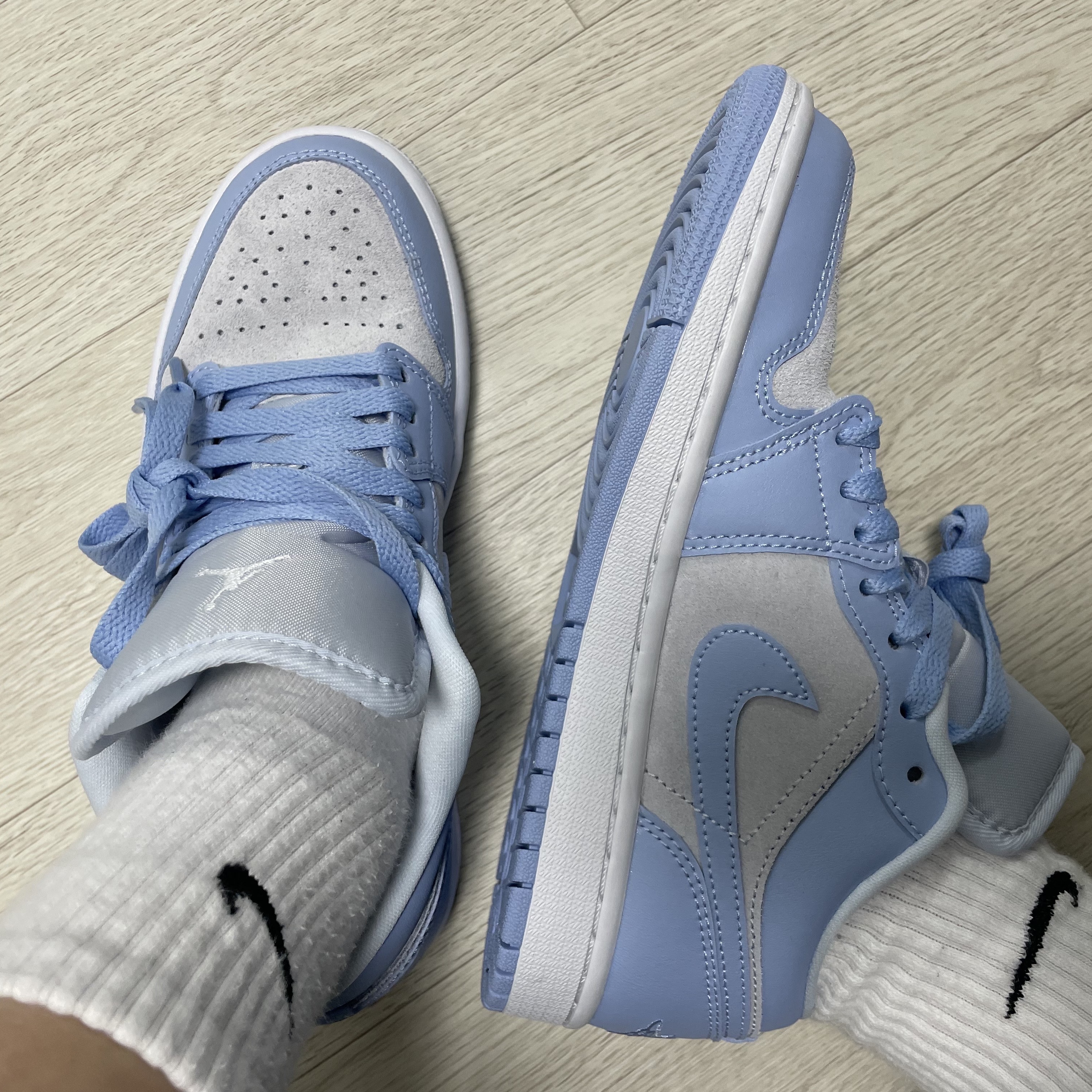 (W) Jordan 1 Low Aluminum 착용 스타일
