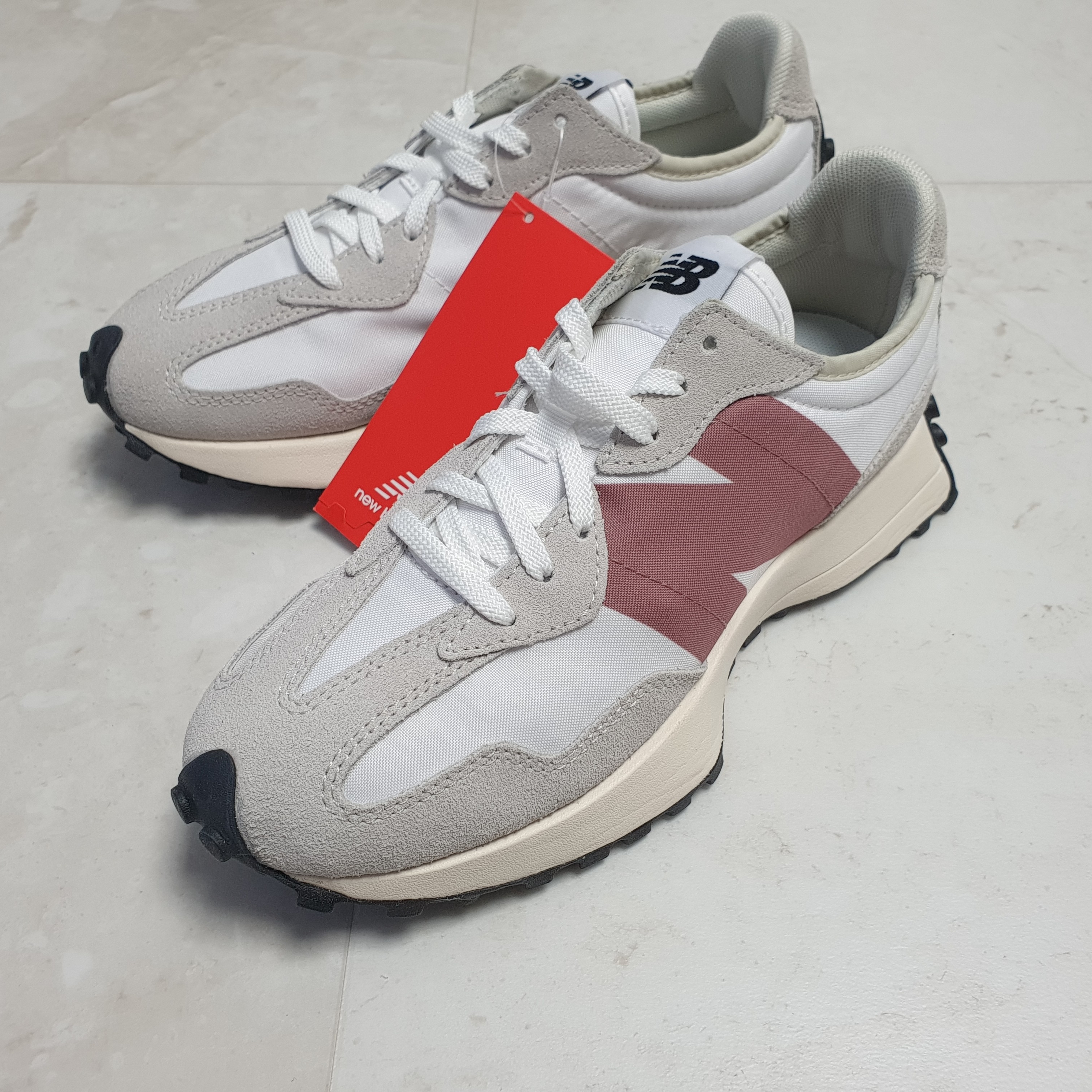 (W) New Balance 327 Gray Rose 착용 스타일 - 1