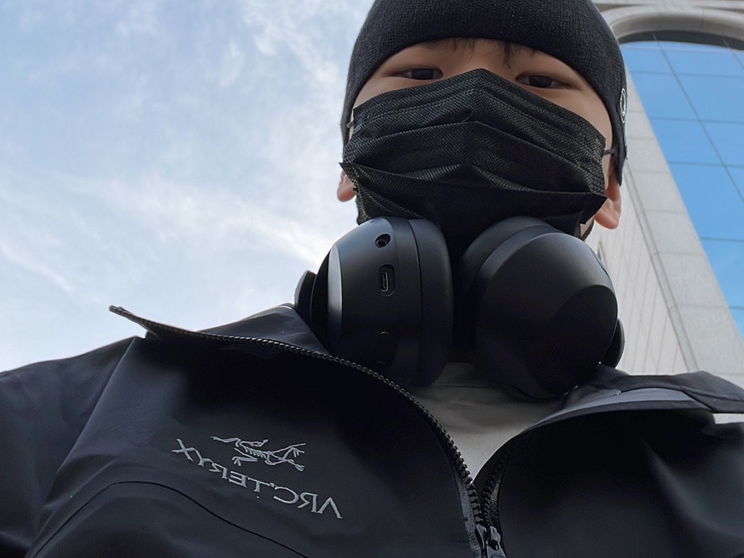 Arc'teryx Beta Jacket Black 착용 스타일 - 2