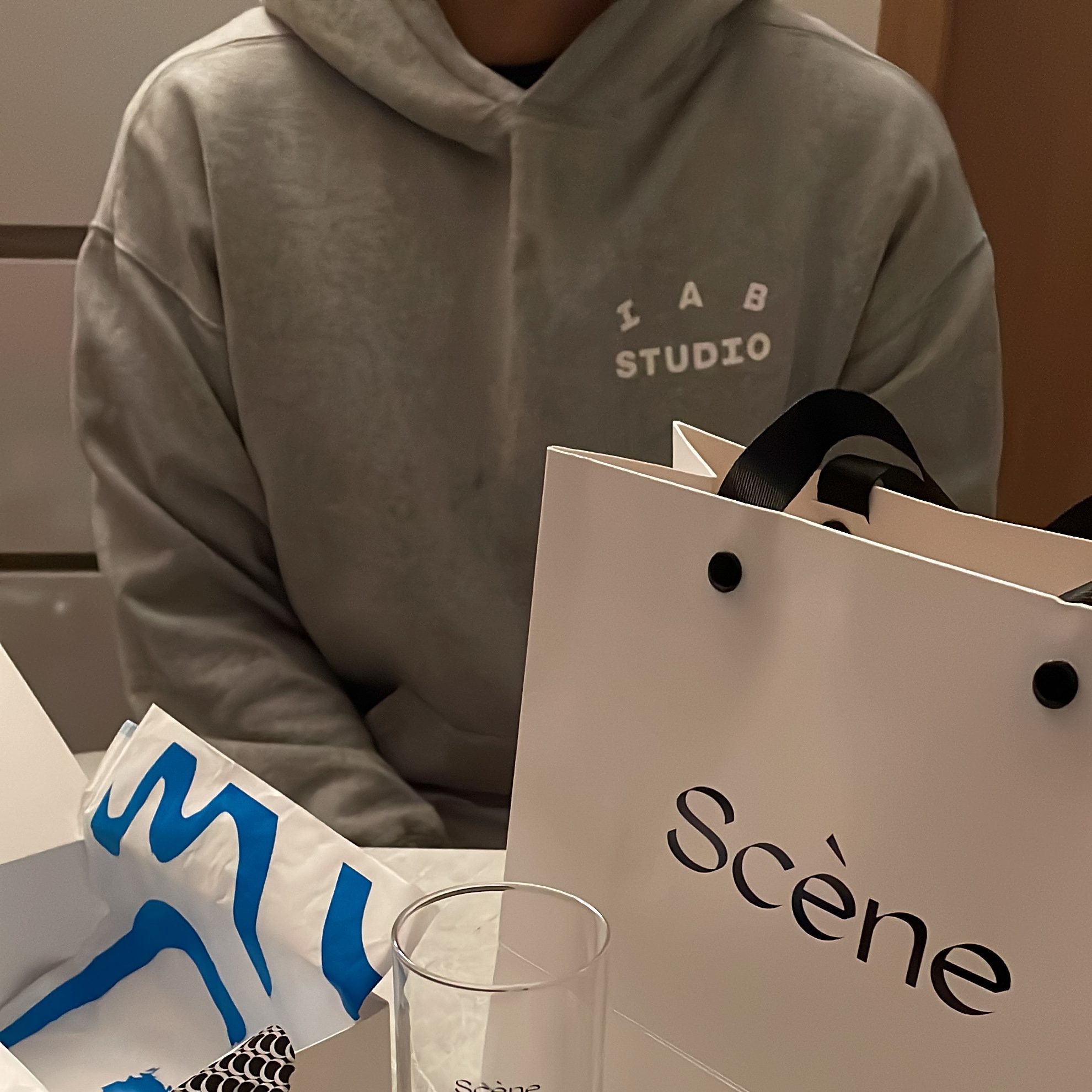 IAB Studio Hoodie Gray - 21SS 착용 스타일