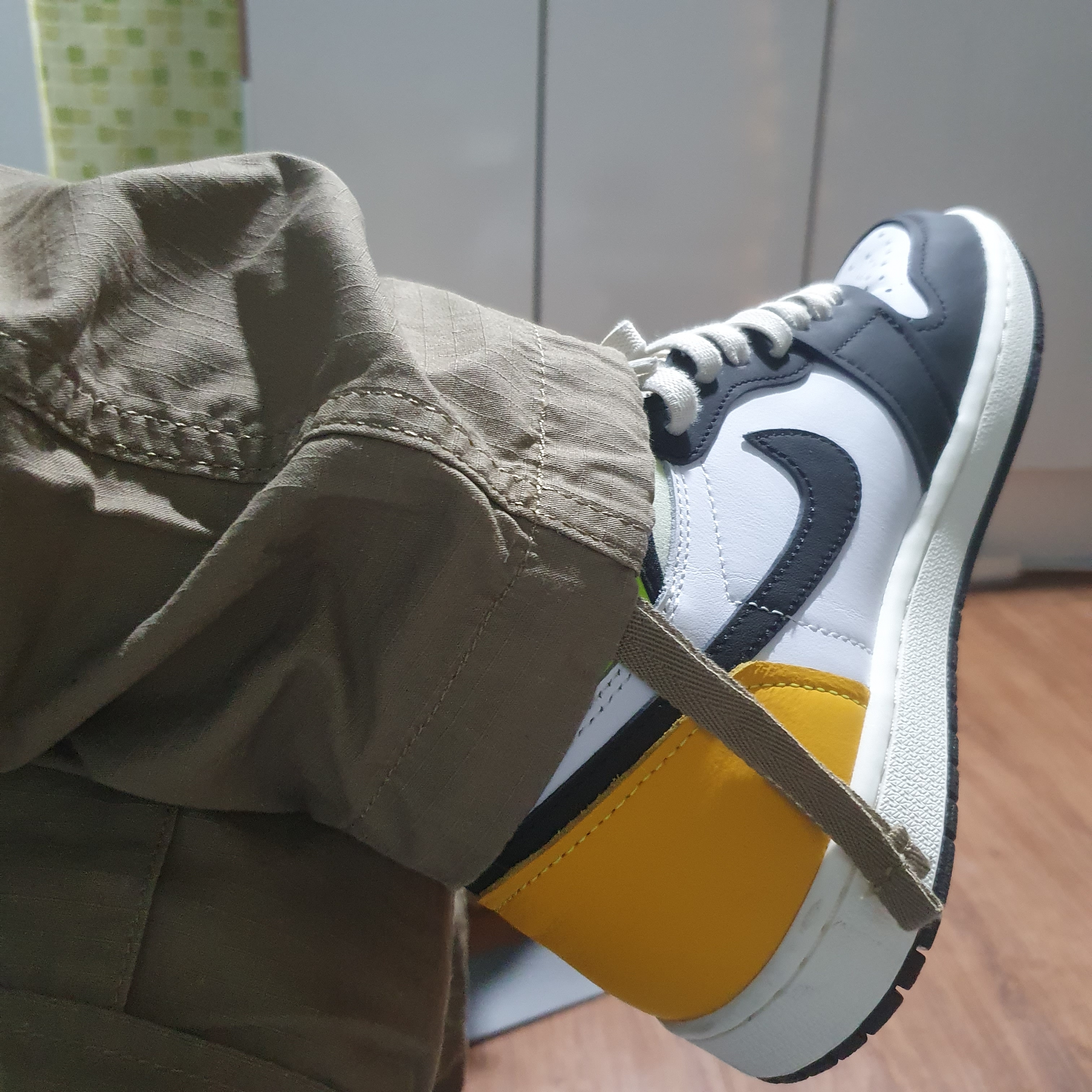 Jordan 1 Retro High OG Volt Gold 착용 스타일