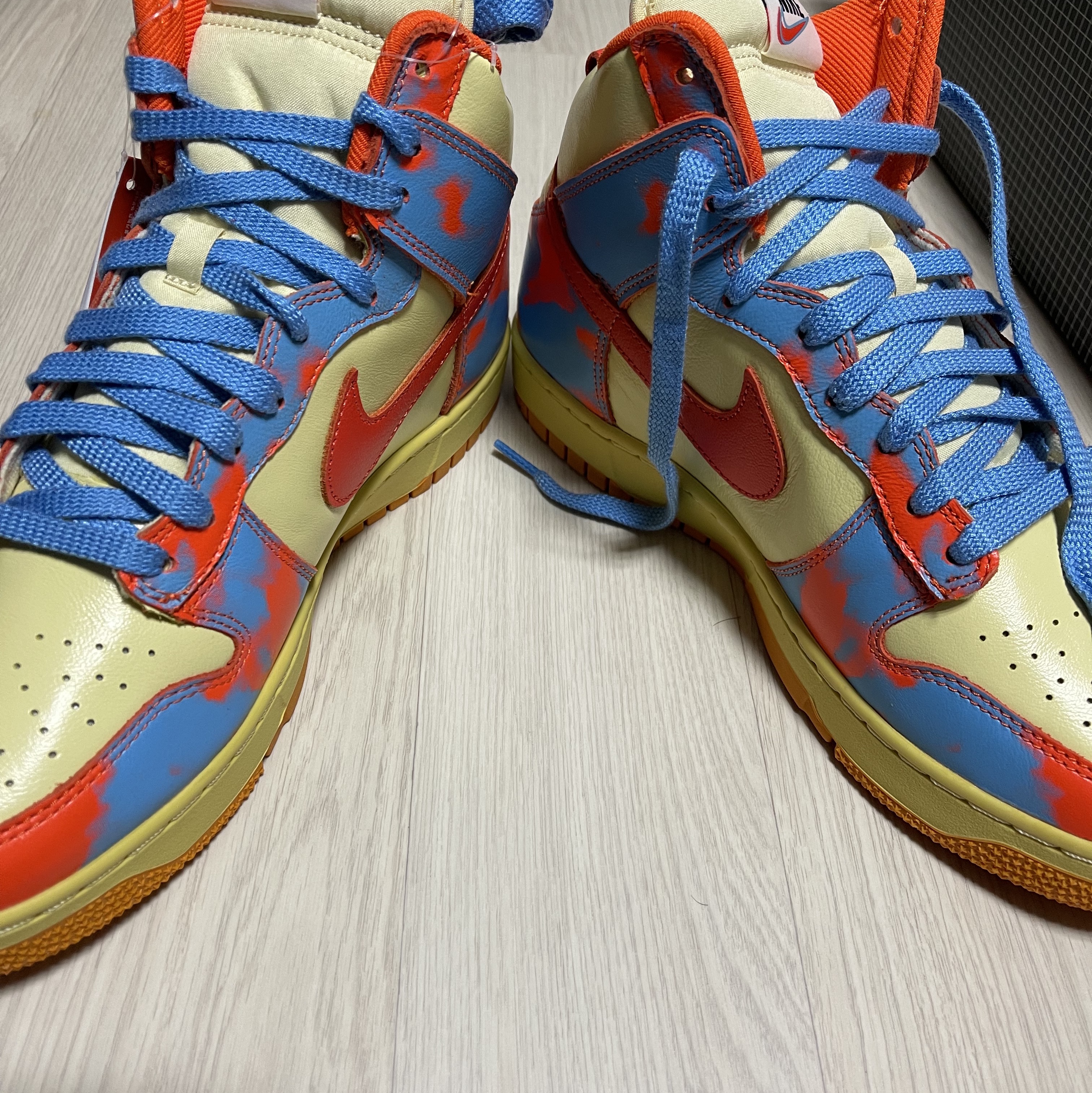 Nike Dunk High 1985 SP Orange Acid Wash 착용 스타일 - 3