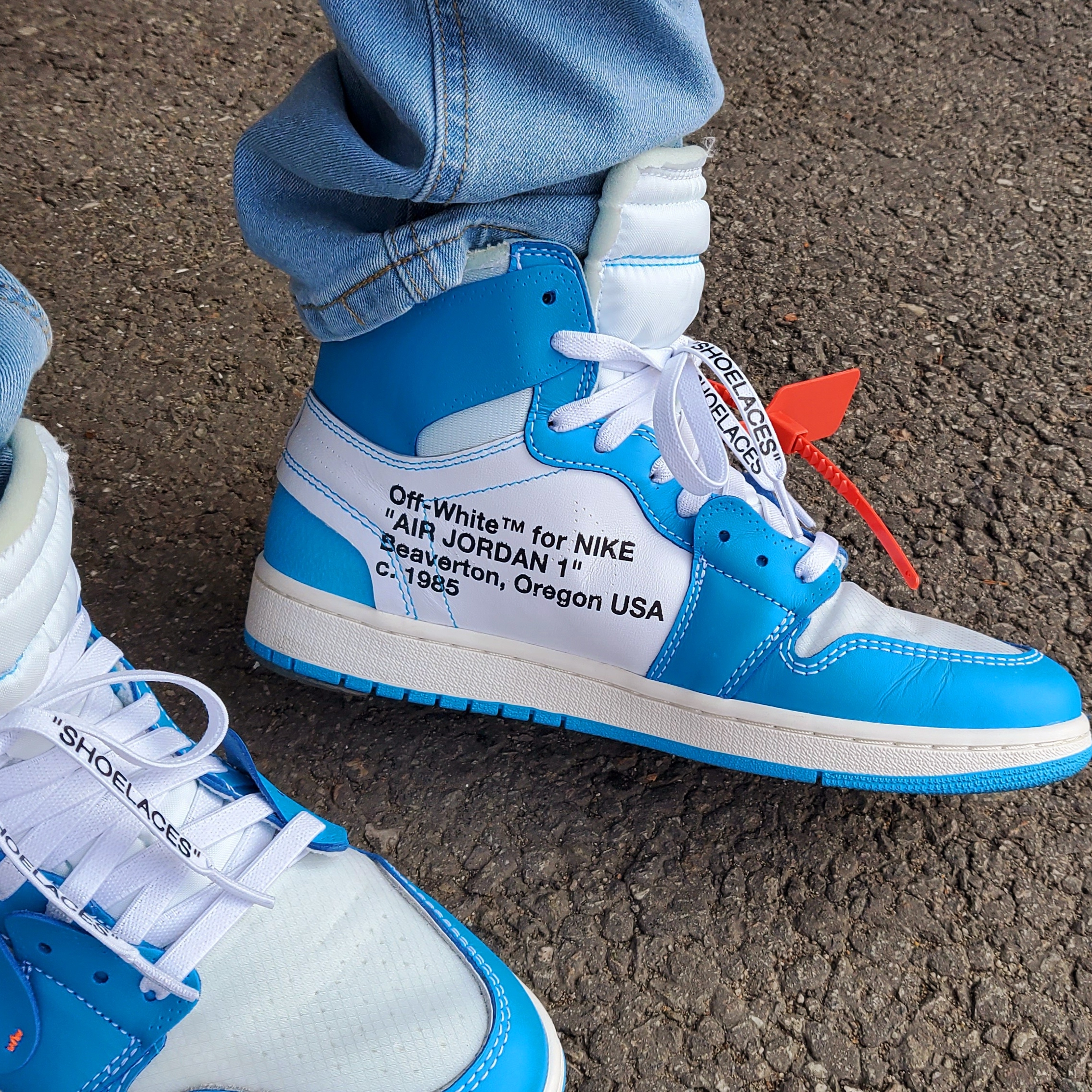 Jordan 1 x Off-White Retro High University Blue 착용 스타일 - 3