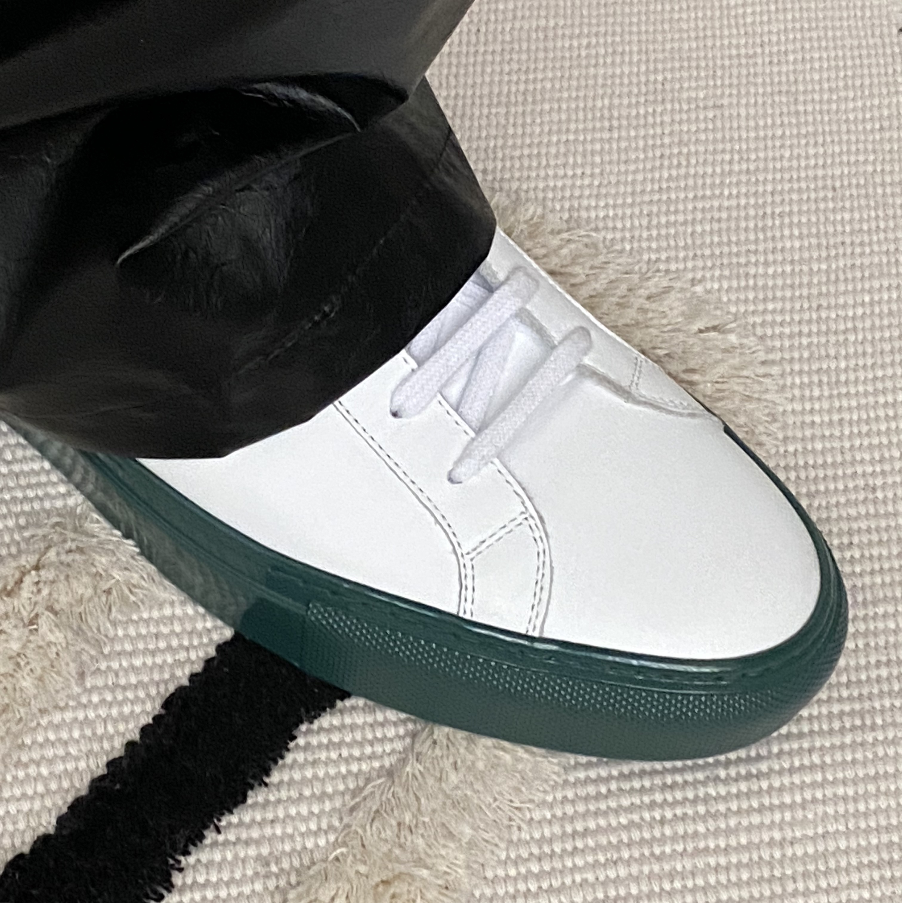Common Projects Achilles Low Coloured Shiny Sole White Green 착용 스타일 - 2