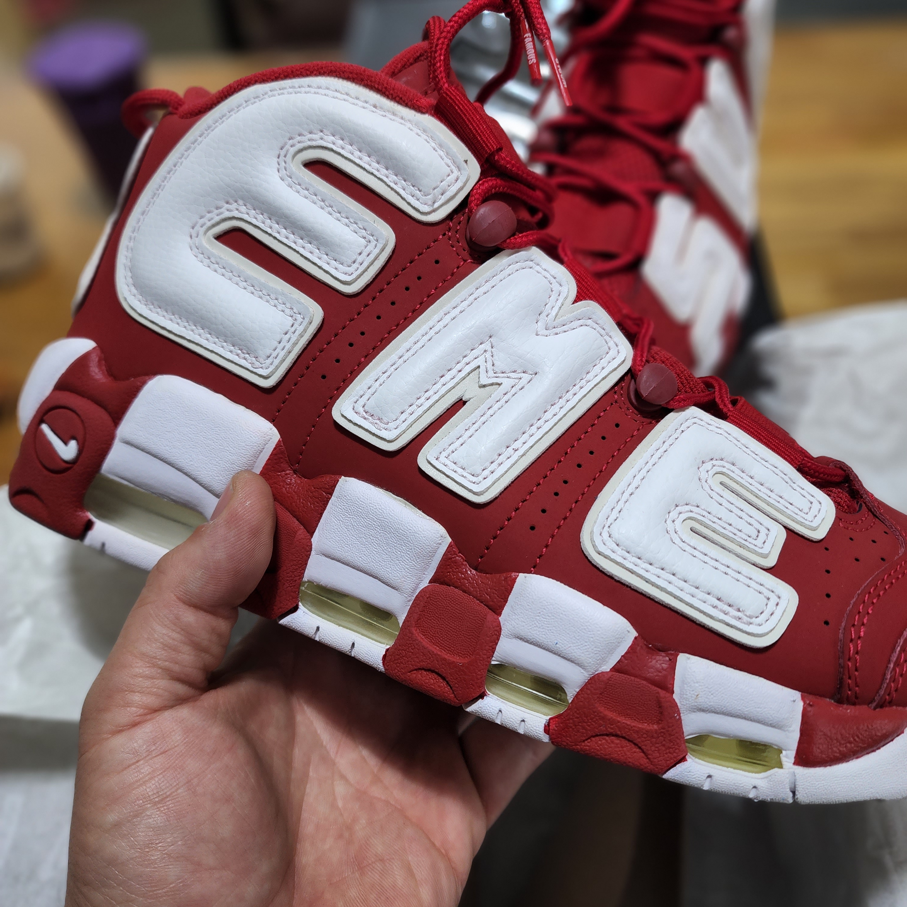 Nike x Supreme Air More Uptempo Suptempo Red 착용 스타일 - 1