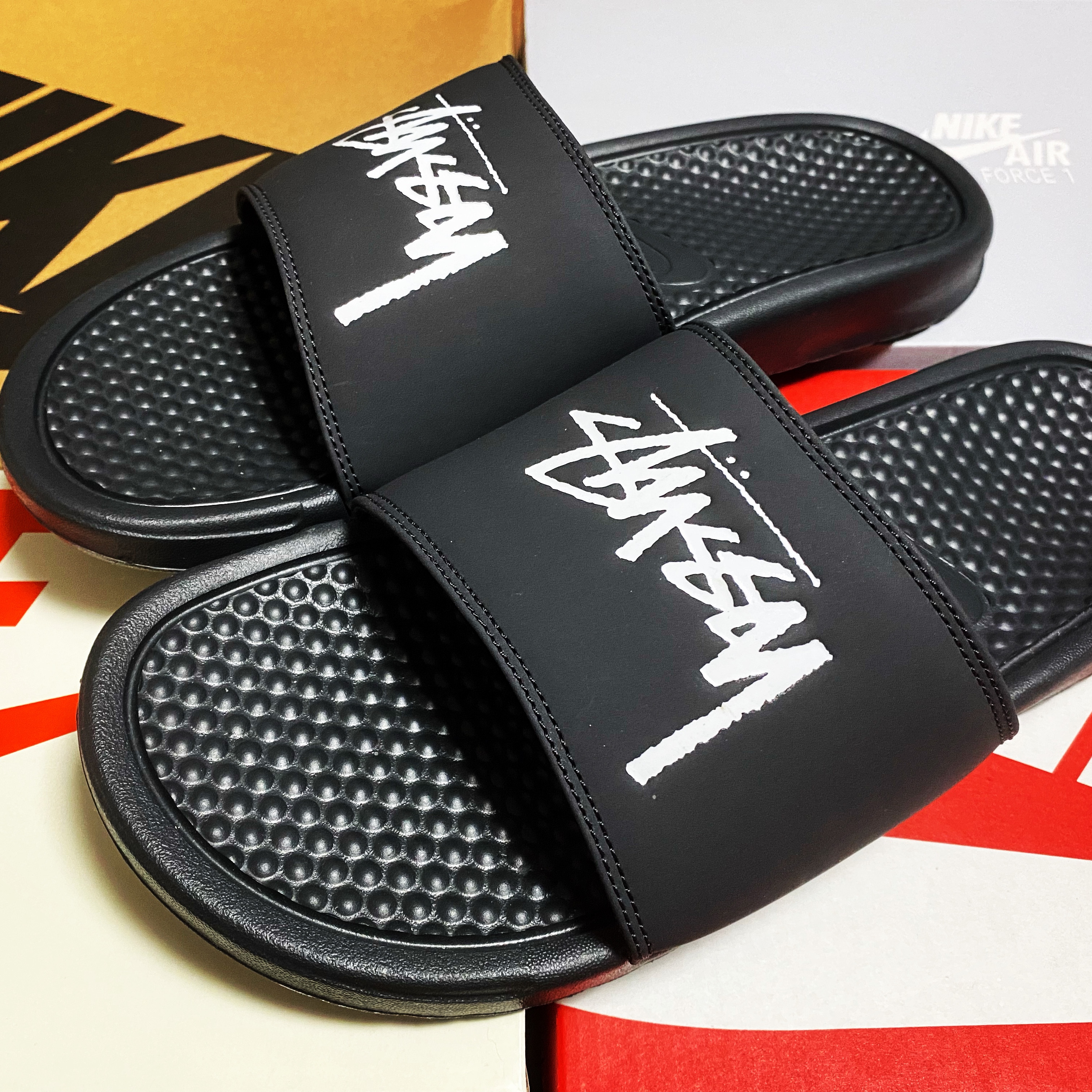 Nike x Stussy Benassi Slide Off Noir 착용 스타일